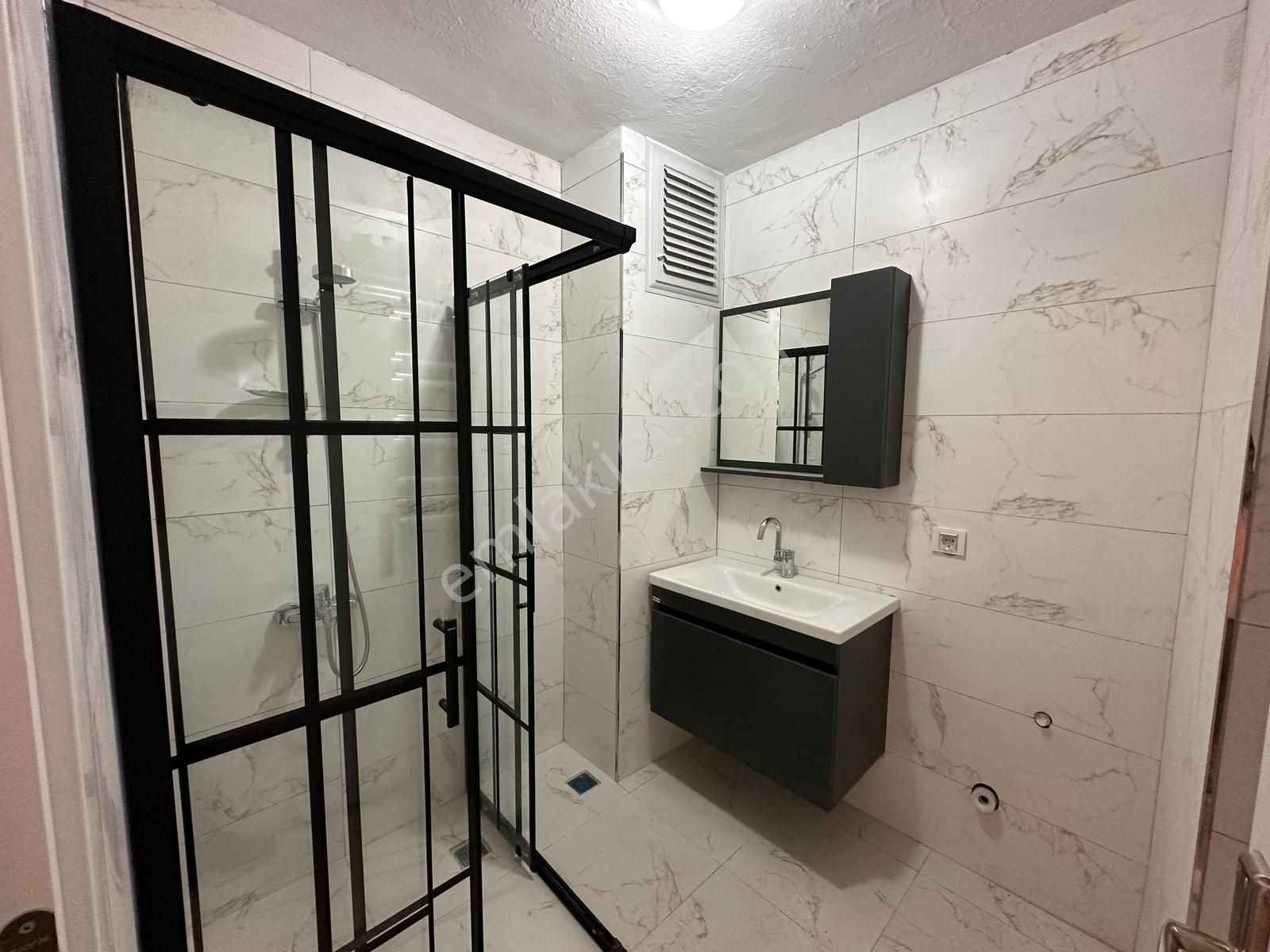 Remax Leon Gazcılar Caddesi ' Nde Satılık İçi Sıfır 1+1 Daire - Görsel 15