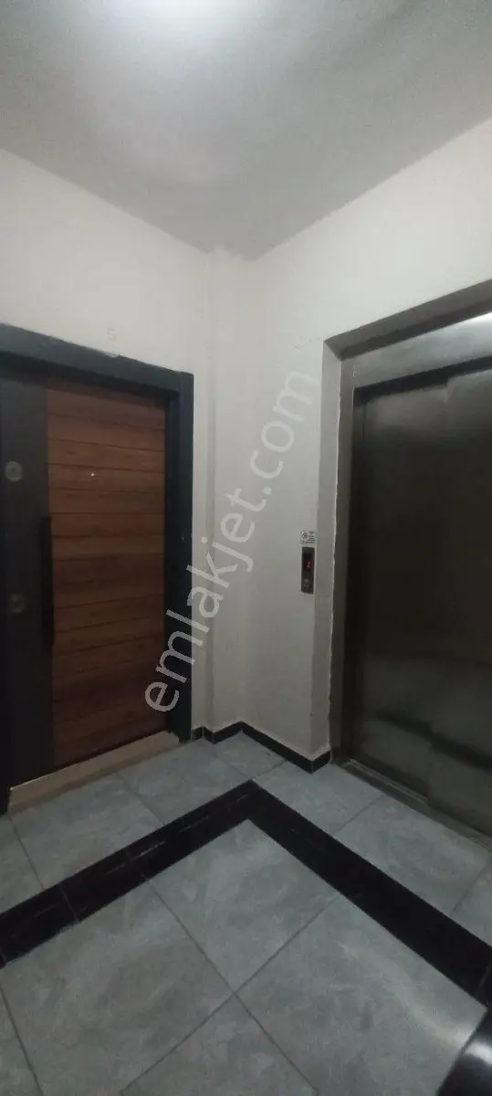 İskenderun Meydan Mah.yapı Kullanımlı Hasarsız 1+1 Satılık Daire - Görsel 2