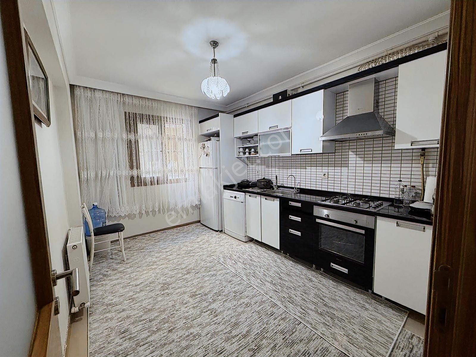 Özmert Ten 3+1 150 M2 Net Genç Binada Satılık Daire - Görsel 22