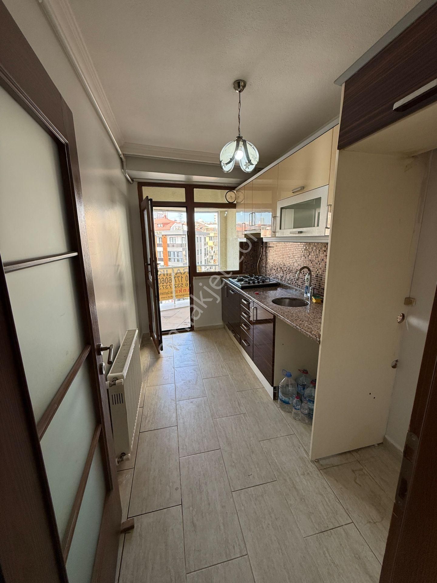 Yankıdan Talatpaşa Cd.de Asansör 100m2 Kiralık Geniş 1+1 Daire - Görsel 24