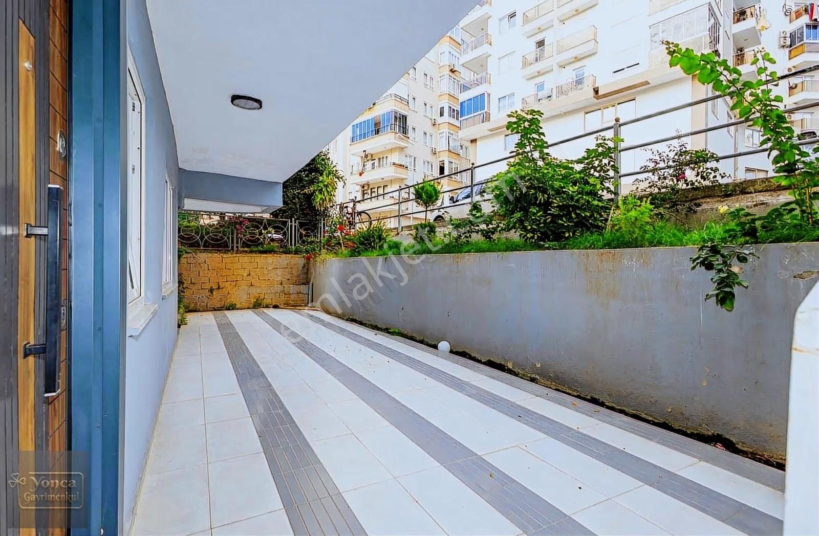 Alanya Merkezde 2+1 Geniş Daire Veya İş Yeri Sıfır Tadilat Lı .. - Görsel 2