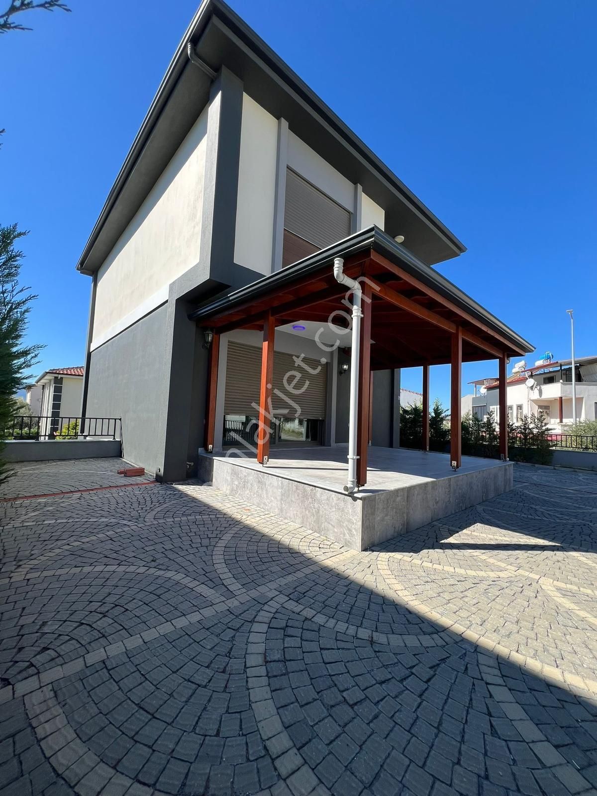 Kuşadası Soğucak’ta 5+1 Satılık Tam Müstakil Villa - Görsel 2