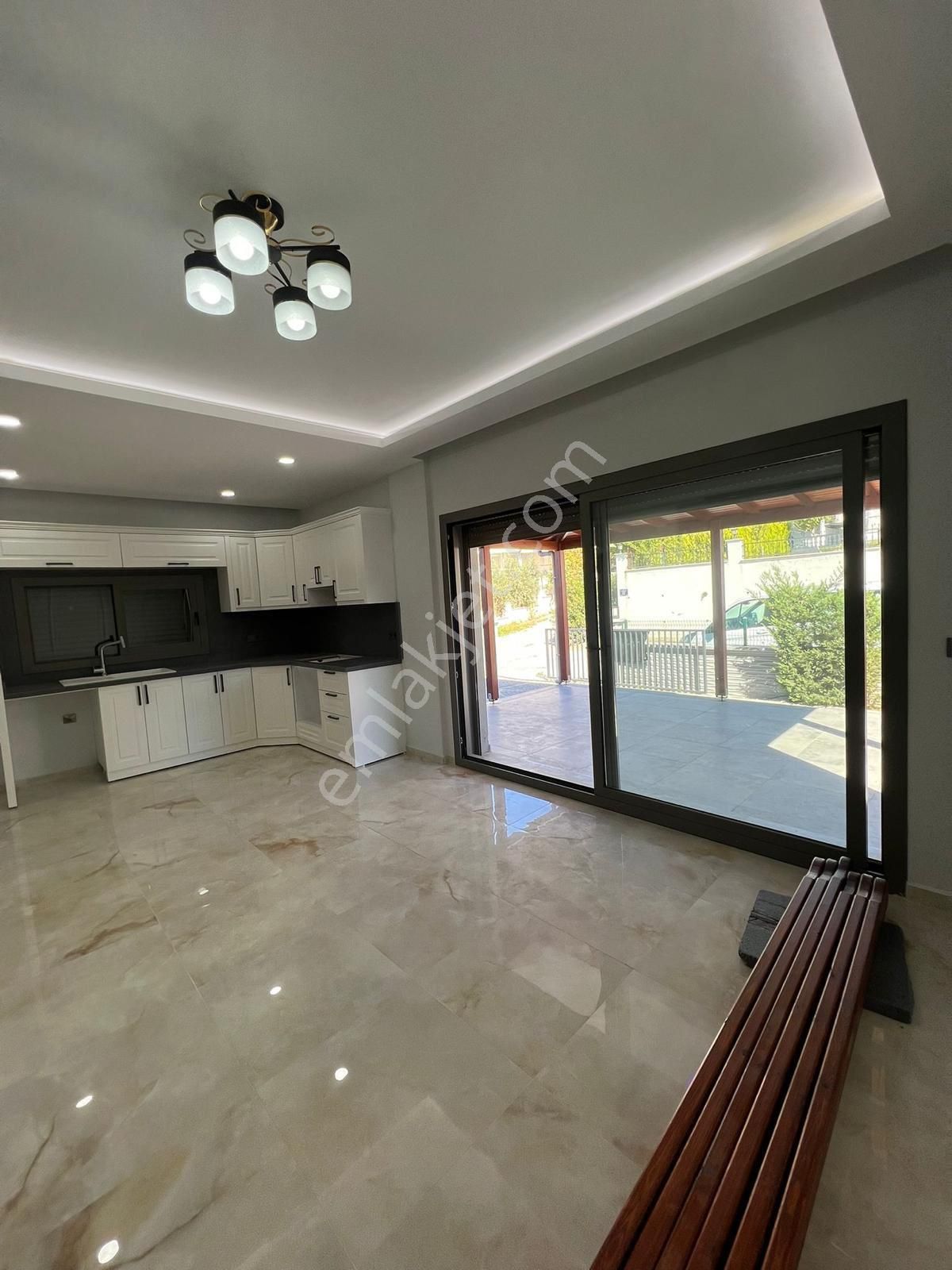 Kuşadası Soğucak’ta 5+1 Satılık Tam Müstakil Villa - Görsel 8