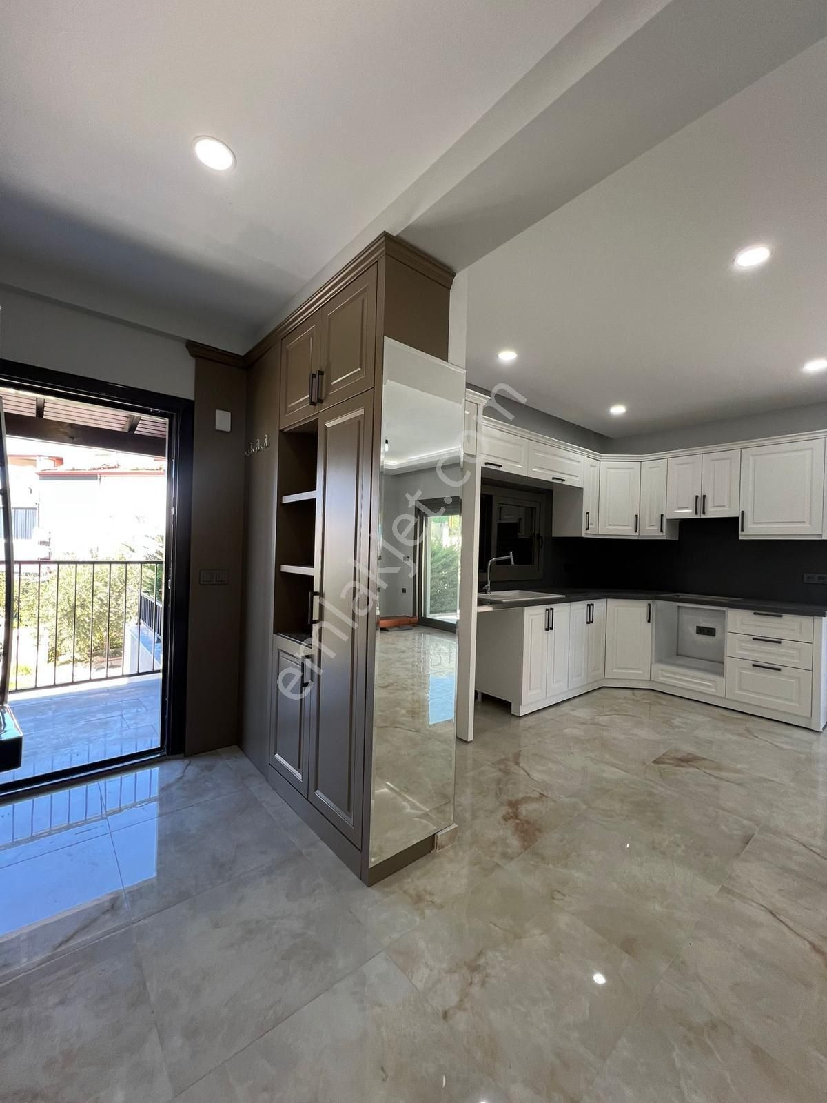 Kuşadası Soğucak’ta 5+1 Satılık Tam Müstakil Villa - Görsel 14