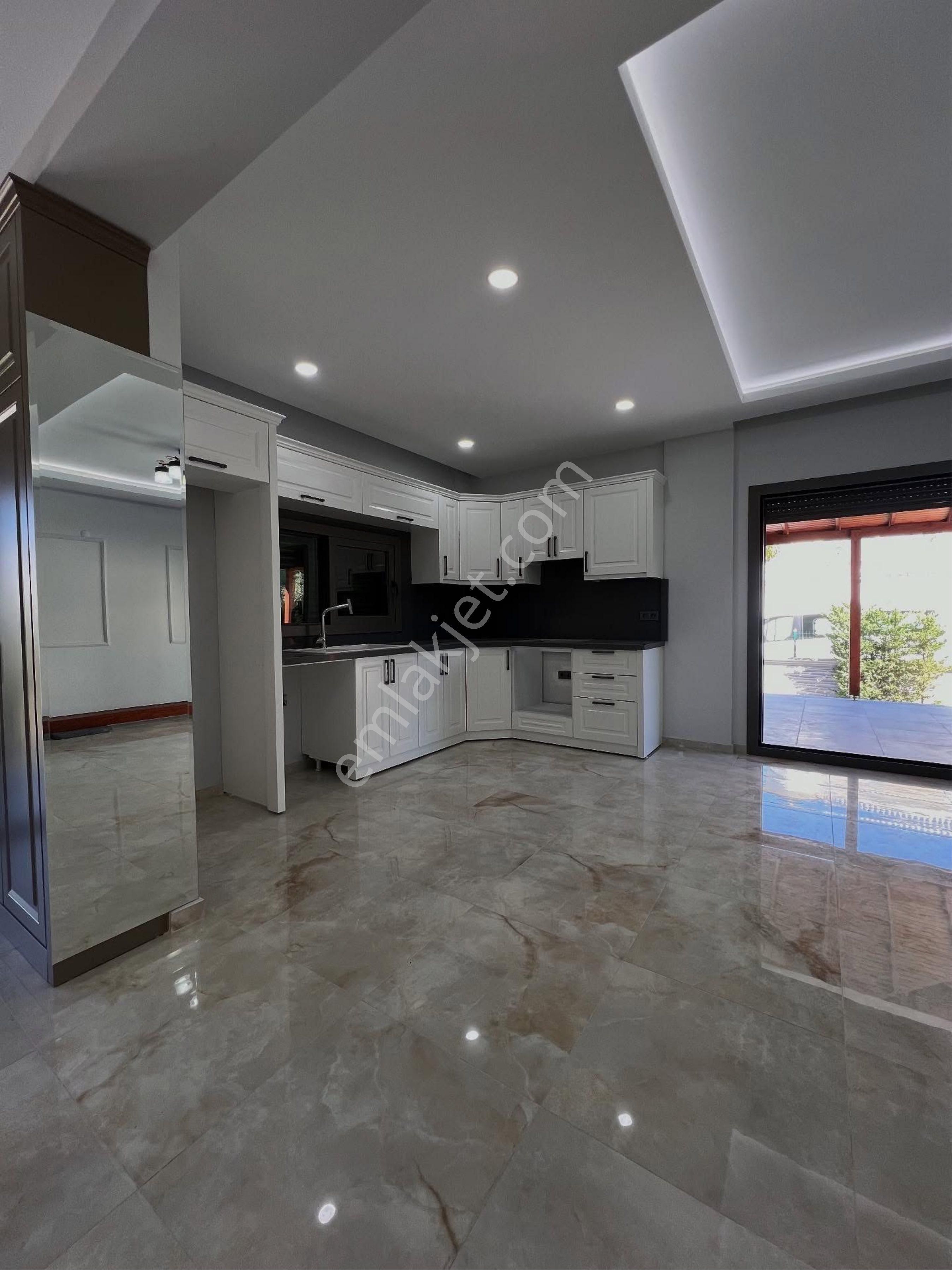 Kuşadası Soğucak’ta 5+1 Satılık Tam Müstakil Villa - Görsel 29