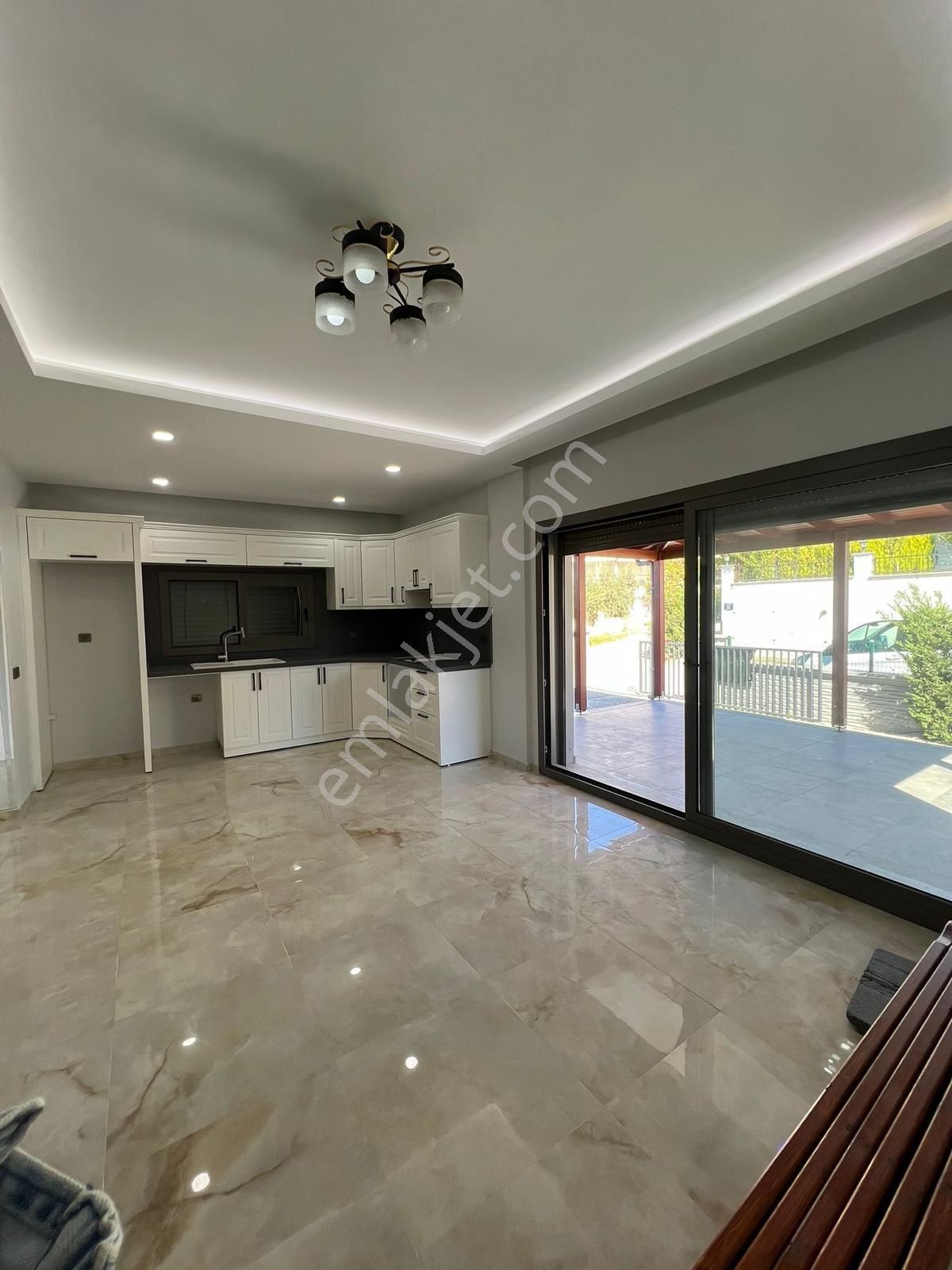 Kuşadası Soğucak’ta 5+1 Satılık Tam Müstakil Villa - Görsel 5