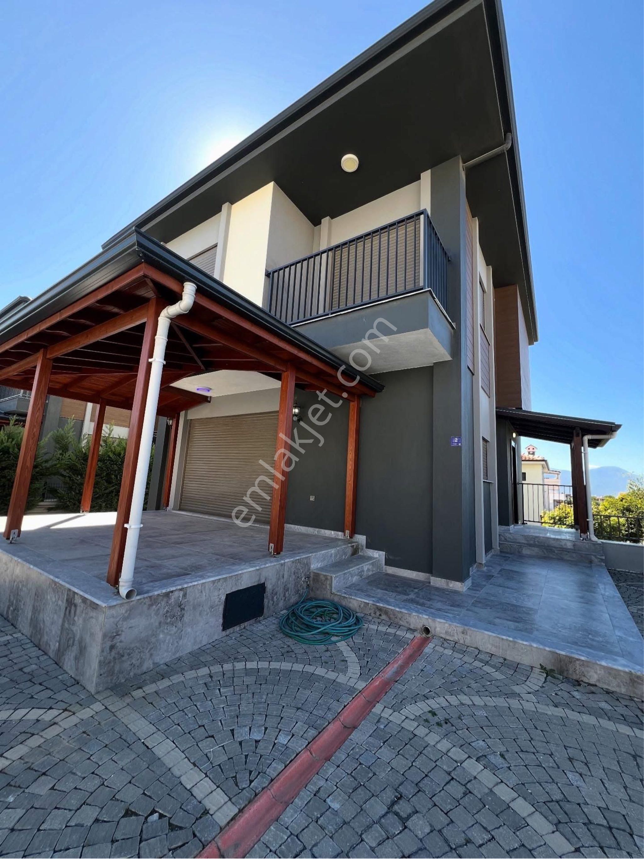 Kuşadası Soğucak’ta 5+1 Satılık Tam Müstakil Villa - Görsel 33