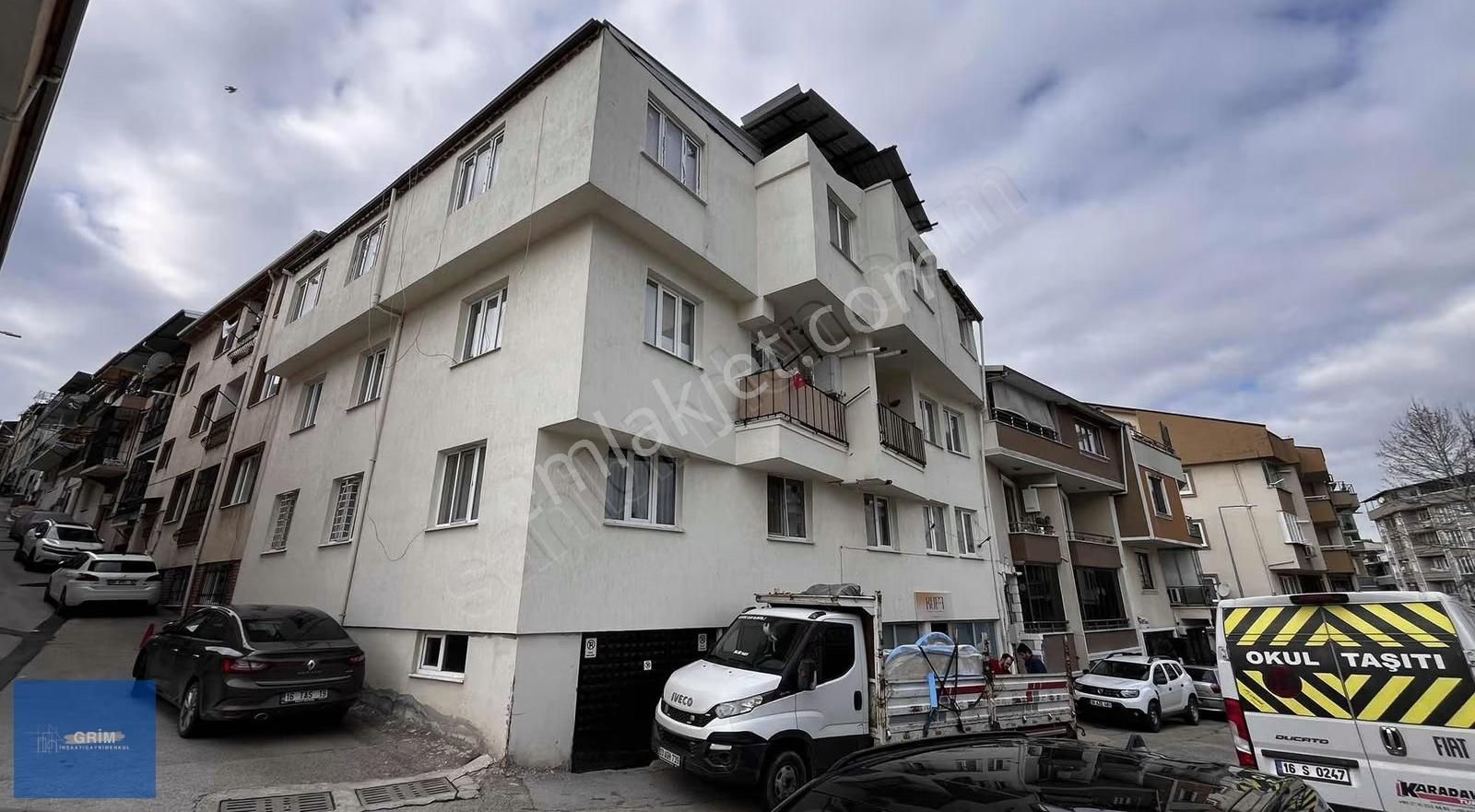 Metro'ya Yürüme Mesafesi Bakımlı Aileye Uygun 2+1 Kiralık Daire