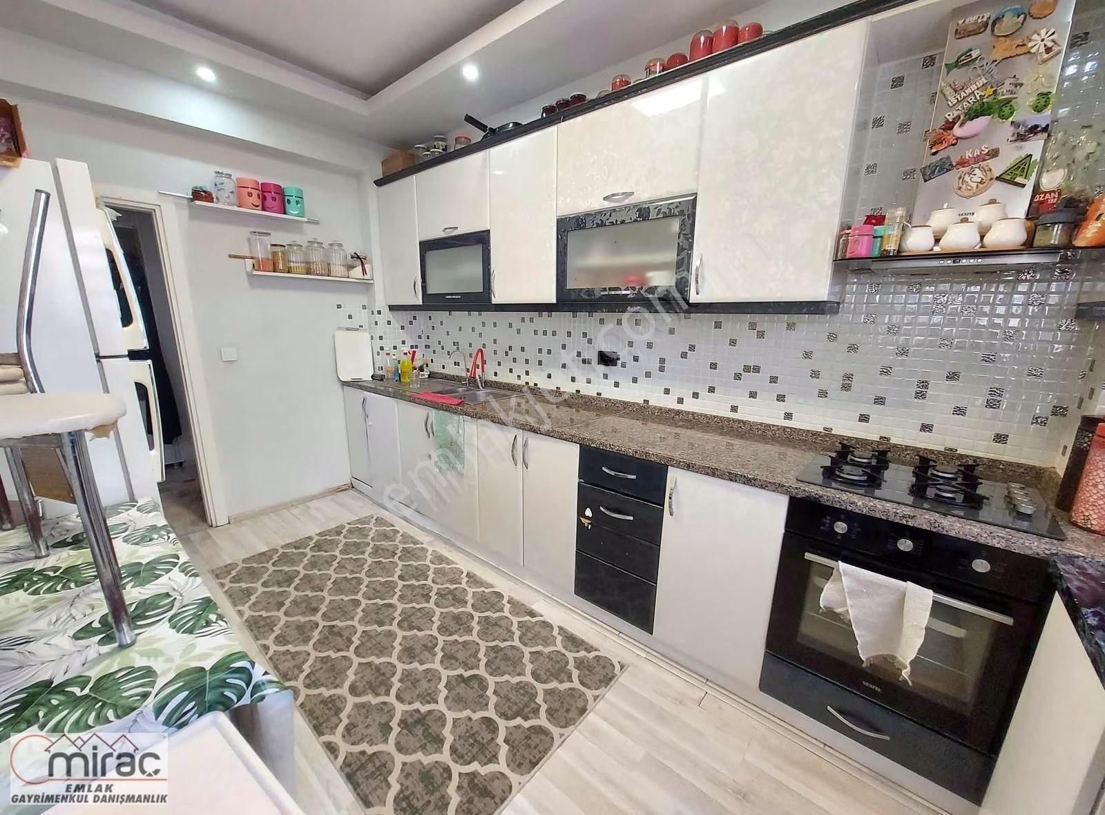 Sarılar Mahallesinin En Güzel Sitesinde Süper Daire - Görsel 6