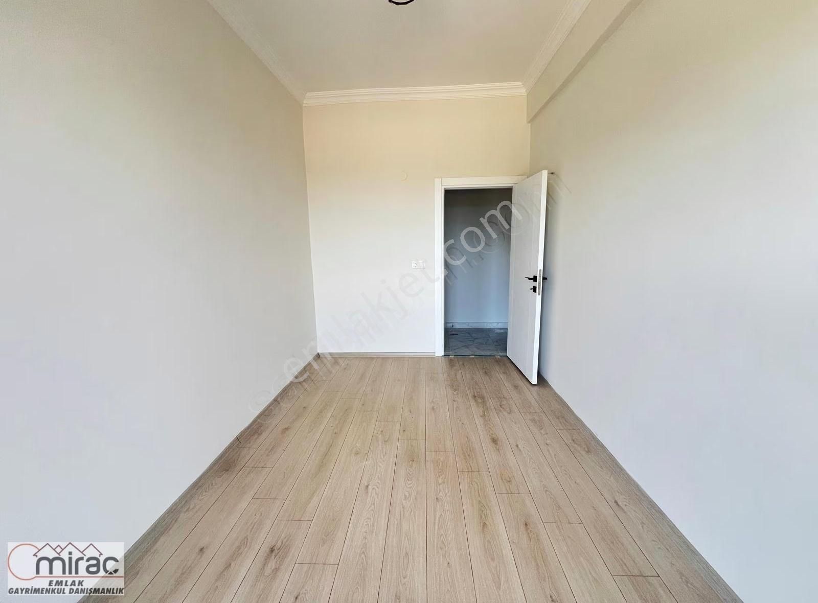 Sarılar Ana Cadde Üzerinde Asansörlü 2+1 Sıfır Arakat - Görsel 8