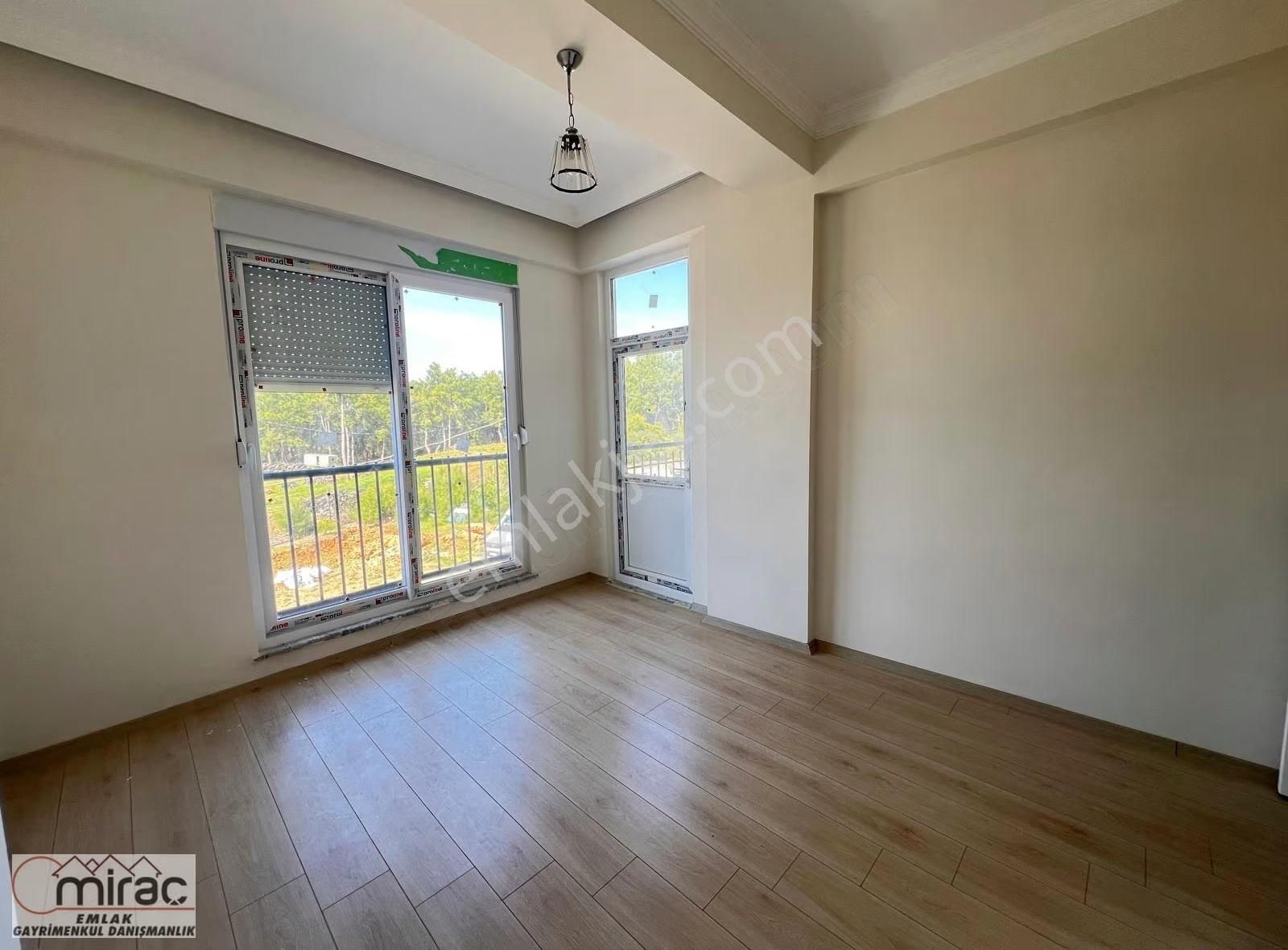 Sarılar Ana Cadde Üzerinde Asansörlü 2+1 Sıfır Arakat - Görsel 18