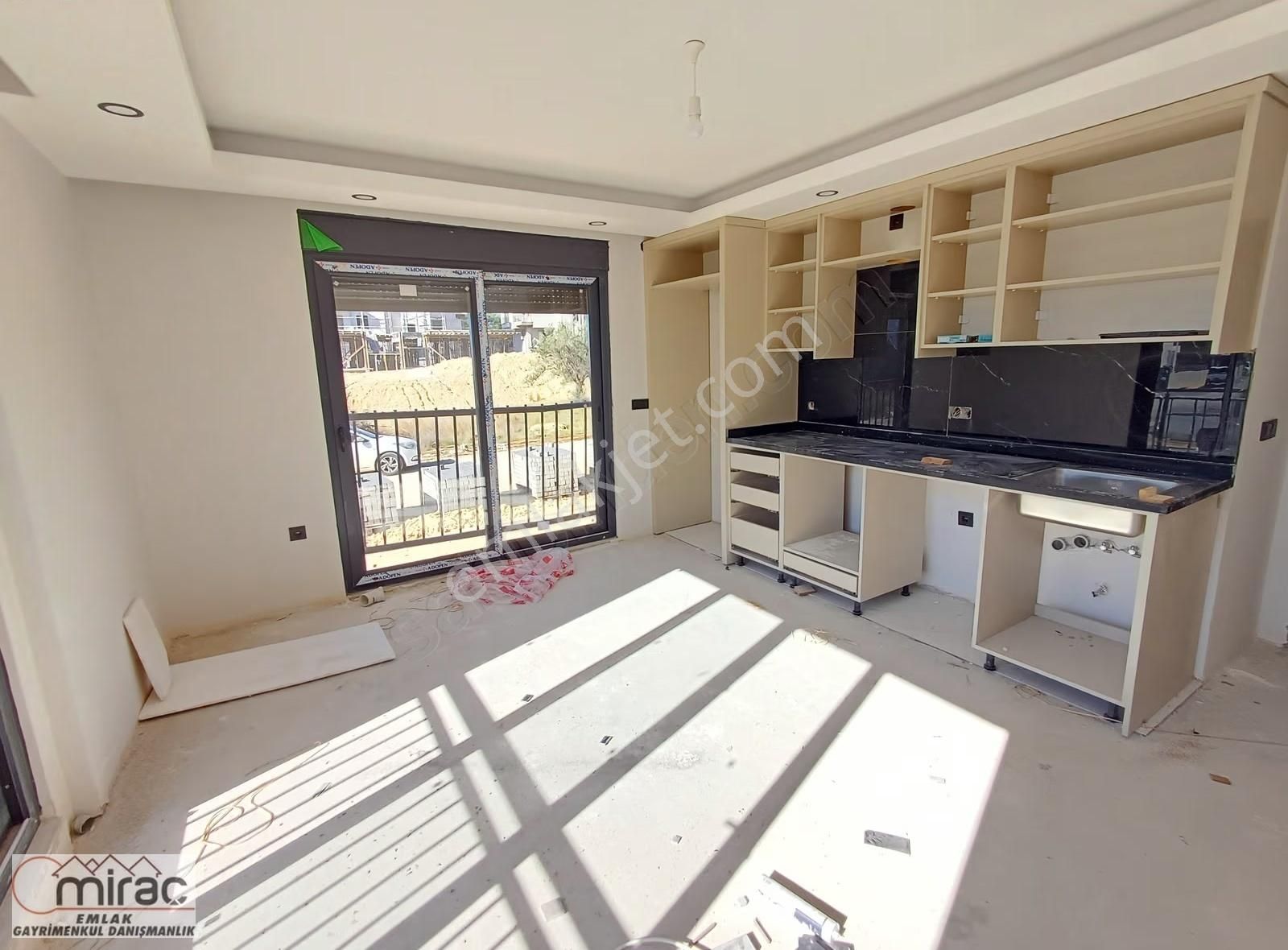 Manavgat Sarılar Mahallesinde İnşaat'tan Satılık Daireler..