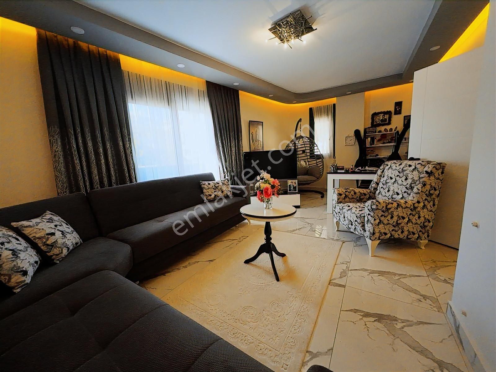 Çamlık Mahallesinde 2. Koya Yürüme Mesafesinde Satılık 4+1 Villa - Görsel 4