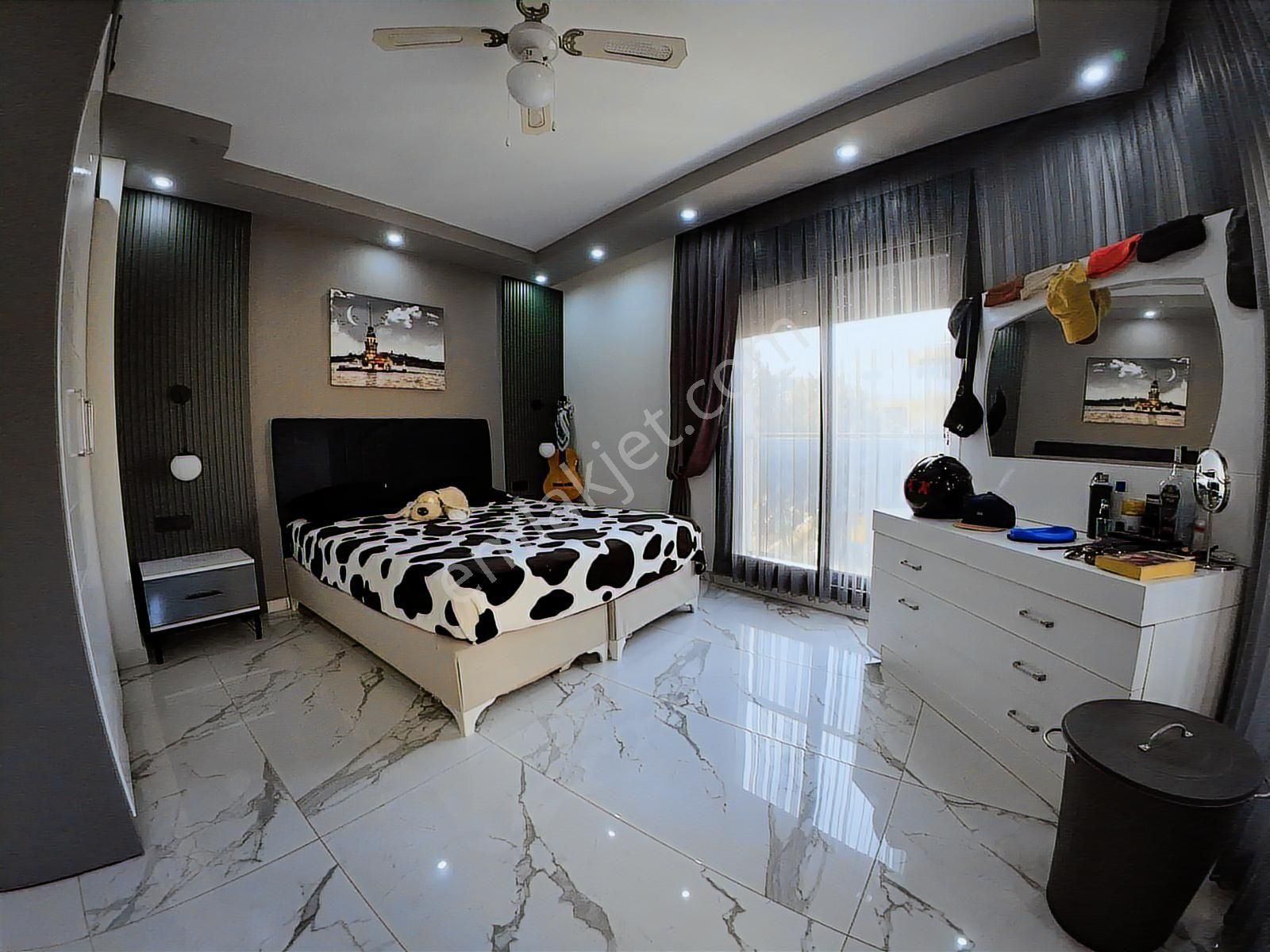 Çamlık Mahallesinde 2. Koya Yürüme Mesafesinde Satılık 4+1 Villa - Görsel 3