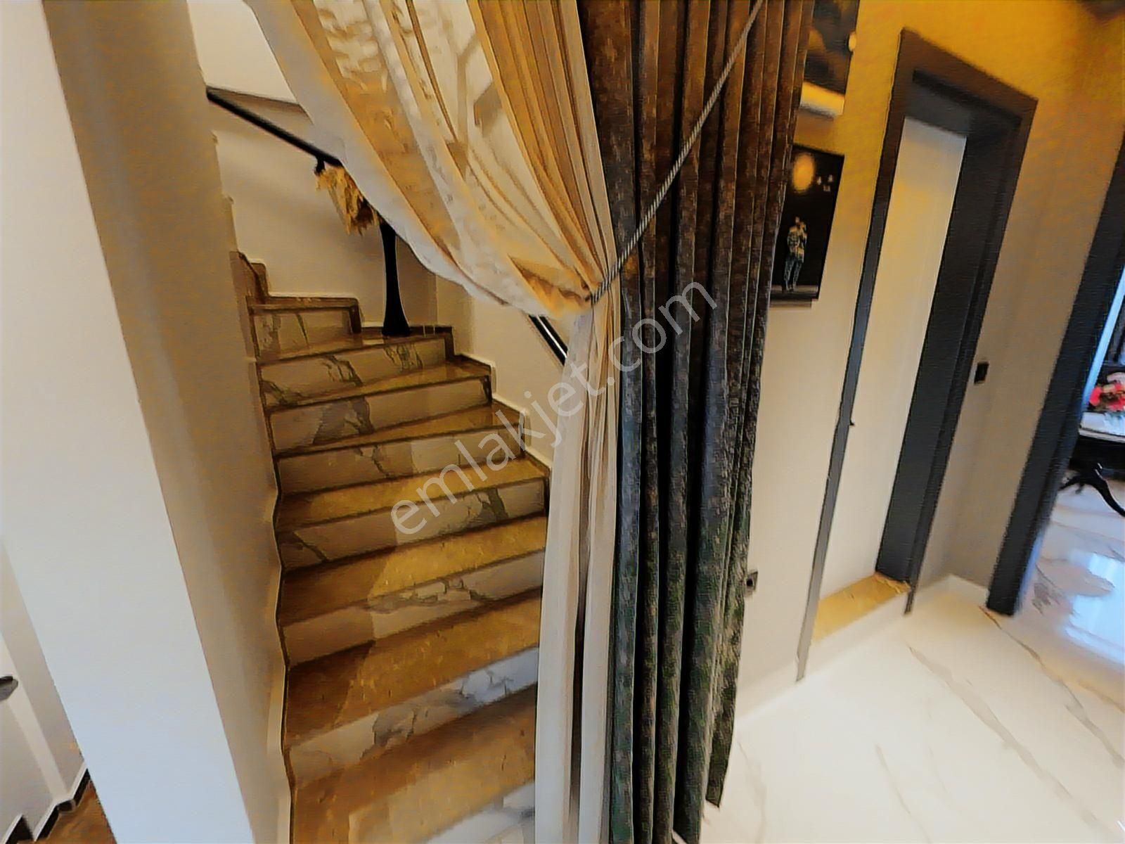 Çamlık Mahallesinde 2. Koya Yürüme Mesafesinde Satılık 4+1 Villa - Görsel 18