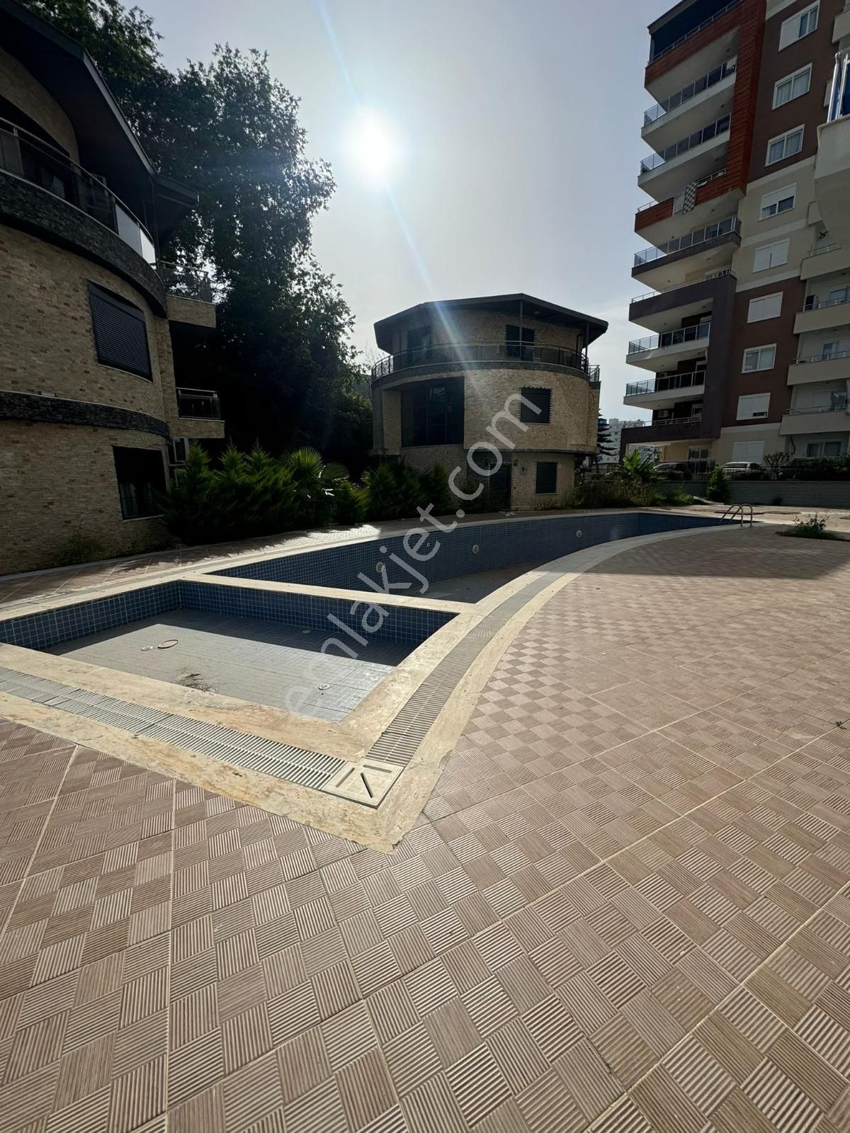 Mahmutlarda 1+1 Eşyalı Havuzlu Asansörlü Satılık - Görsel 16