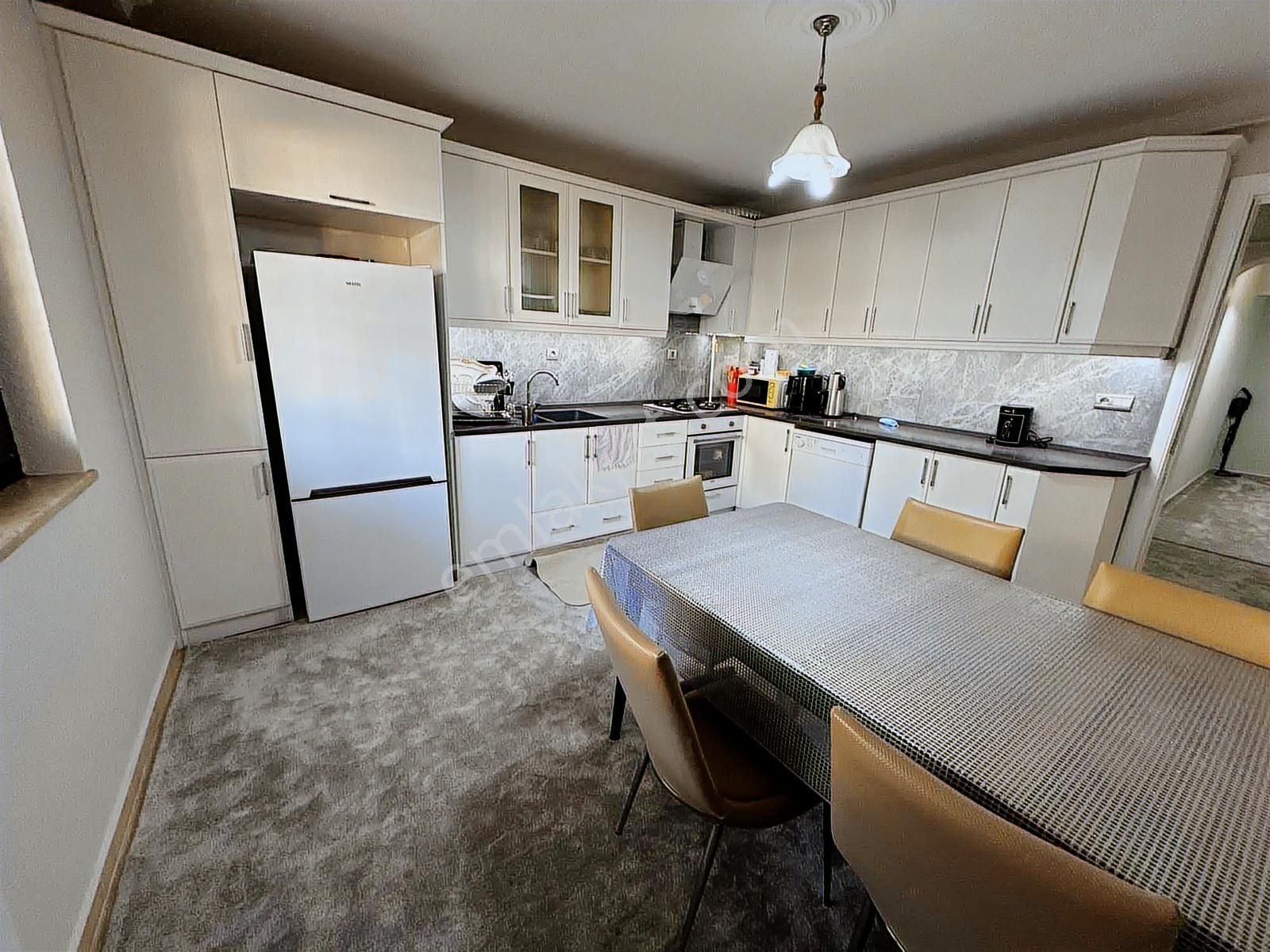 Kaan Emlaktan Bereketlerde Aileye Uygun 2+1 Kiralık Daire