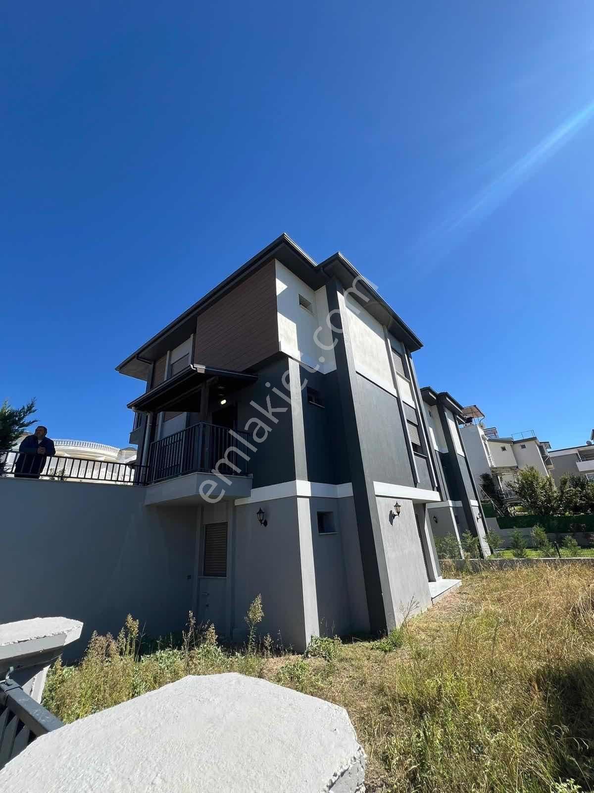 Kuşadası Soğucakta Satılık Tam Müstakil Villa - Görsel 15