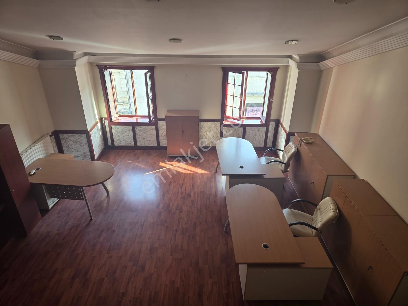 İstiklal Caddesi Halep Pasajında Kiralık Dubleks Ofis