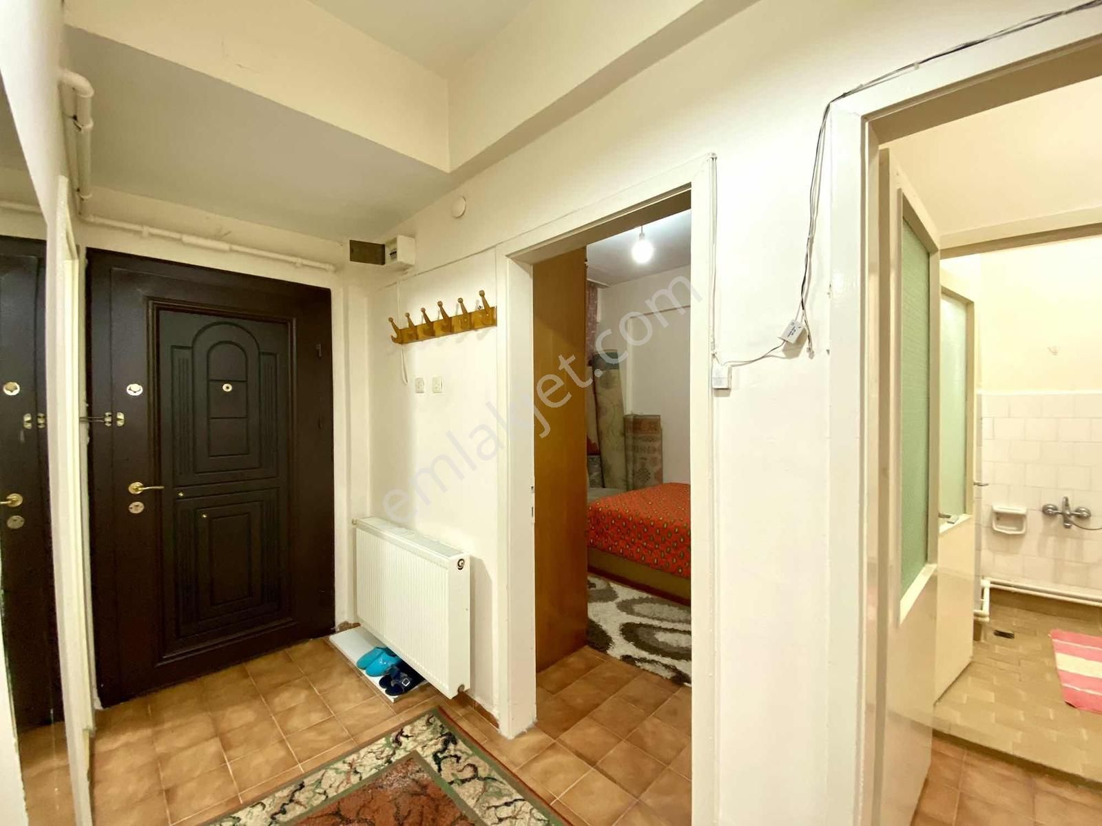 Merkezi Konumda Yüksek Giriş 2+1 Eşyalı Daire - Görsel 23