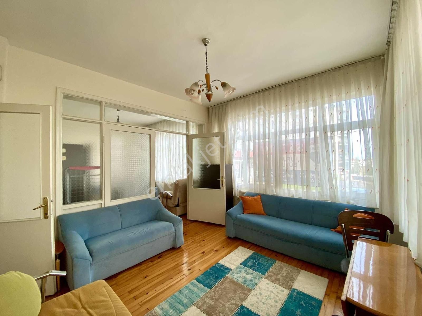 Merkezi Konumda Yüksek Giriş 2+1 Eşyalı Daire - Görsel 18