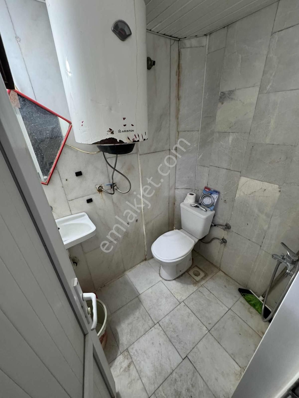 A K Mutldan Kültürde 112 Acil Öğretmenevi Arkası 1+0 Eşayalı Ev - Görsel 3