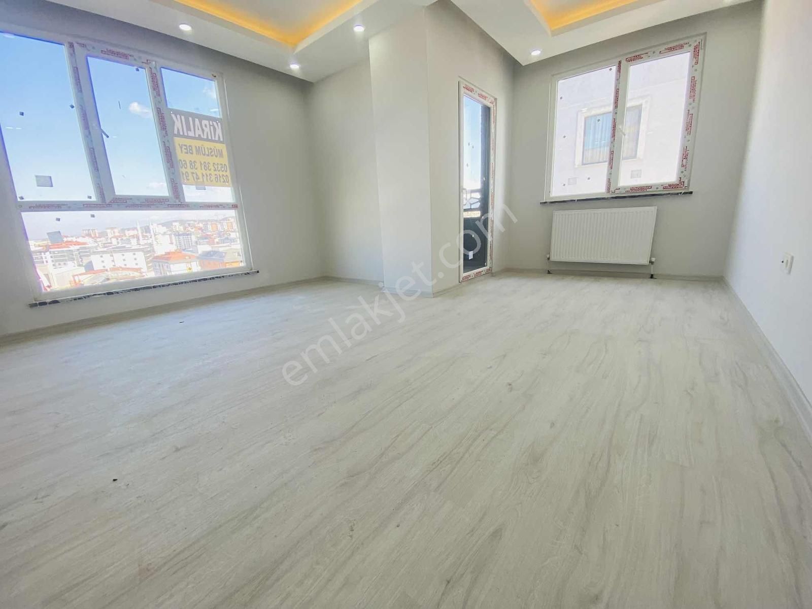 Mimarsinan Mah.cadde Üzerinde Kiralık 4+1 Üst Dublexs Daire - Görsel 3