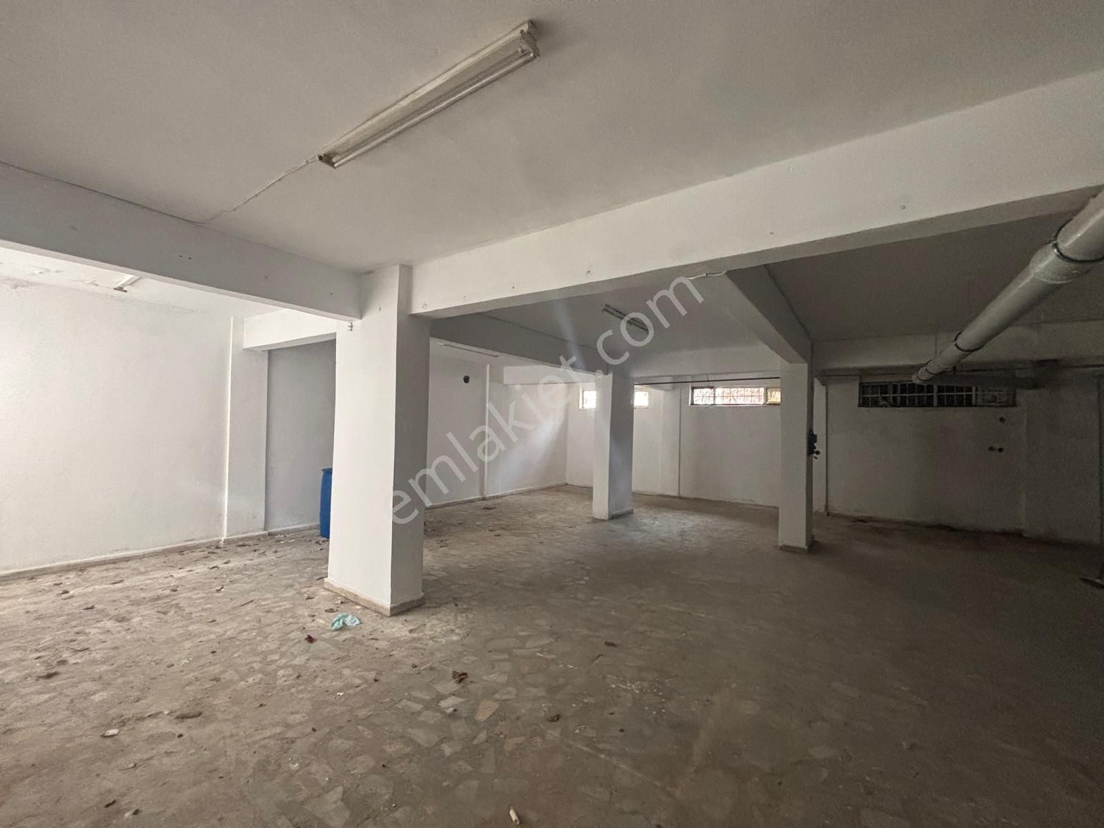 Maltepe Bağlarbaşın'da 285m2 Oldukça Kullanışlı Dükkan&depo - Görsel 3