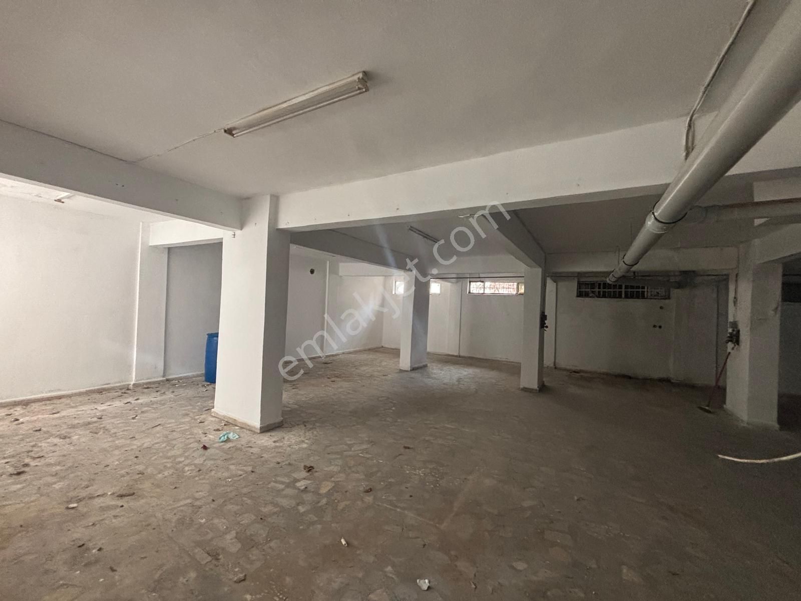 Maltepe Bağlarbaşın'da 285m2 Oldukça Kullanışlı Dükkan&depo - Görsel 2