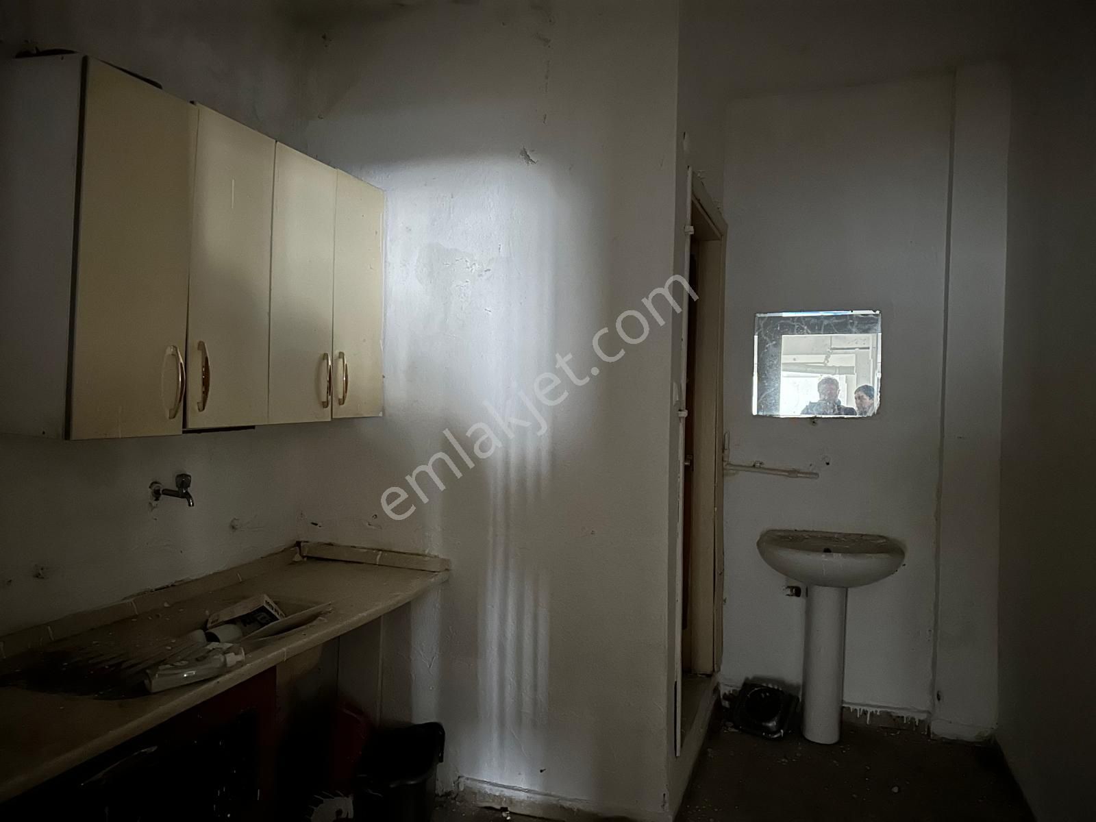 Maltepe Bağlarbaşın'da 285m2 Oldukça Kullanışlı Dükkan&depo - Görsel 6