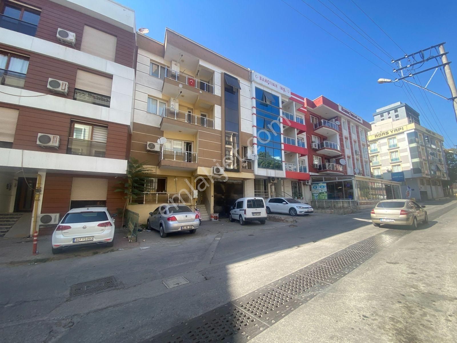 Buca Yabancı Diller Fakültesine 2-3 Dk. Mesafede 1+1 Full Eşyalı - Görsel 11