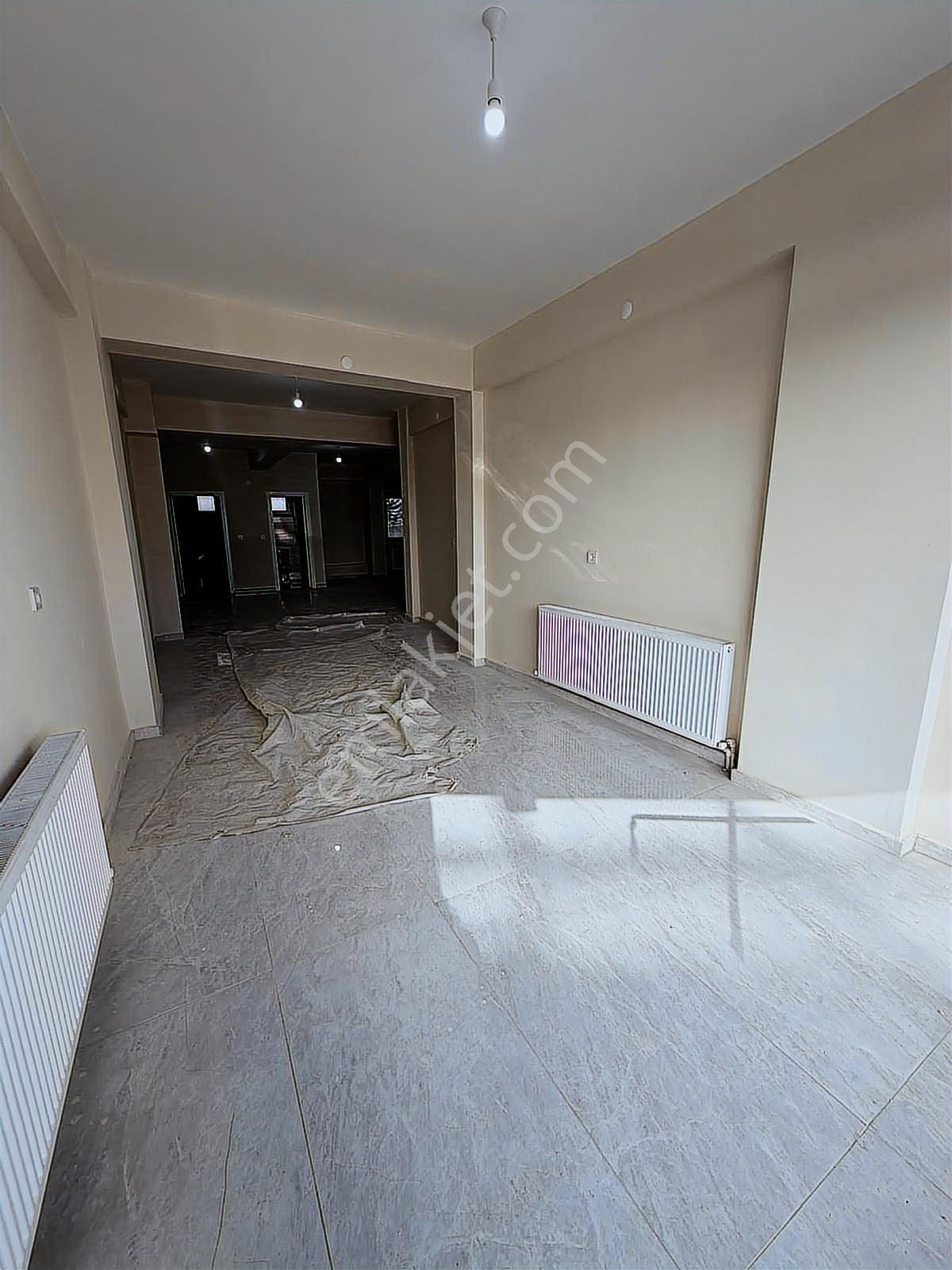 Demetten Saim Çıkrıkçı Cadde Üzeri 125 M2 Wc Li Kiralık Dükkan . - Görsel 14