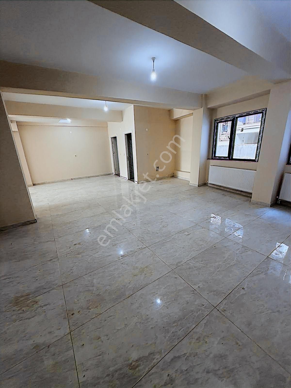 Demetten Saim Çıkrıkçı Cadde Üzeri 125 M2 Wc Li Kiralık Dükkan . - Görsel 5