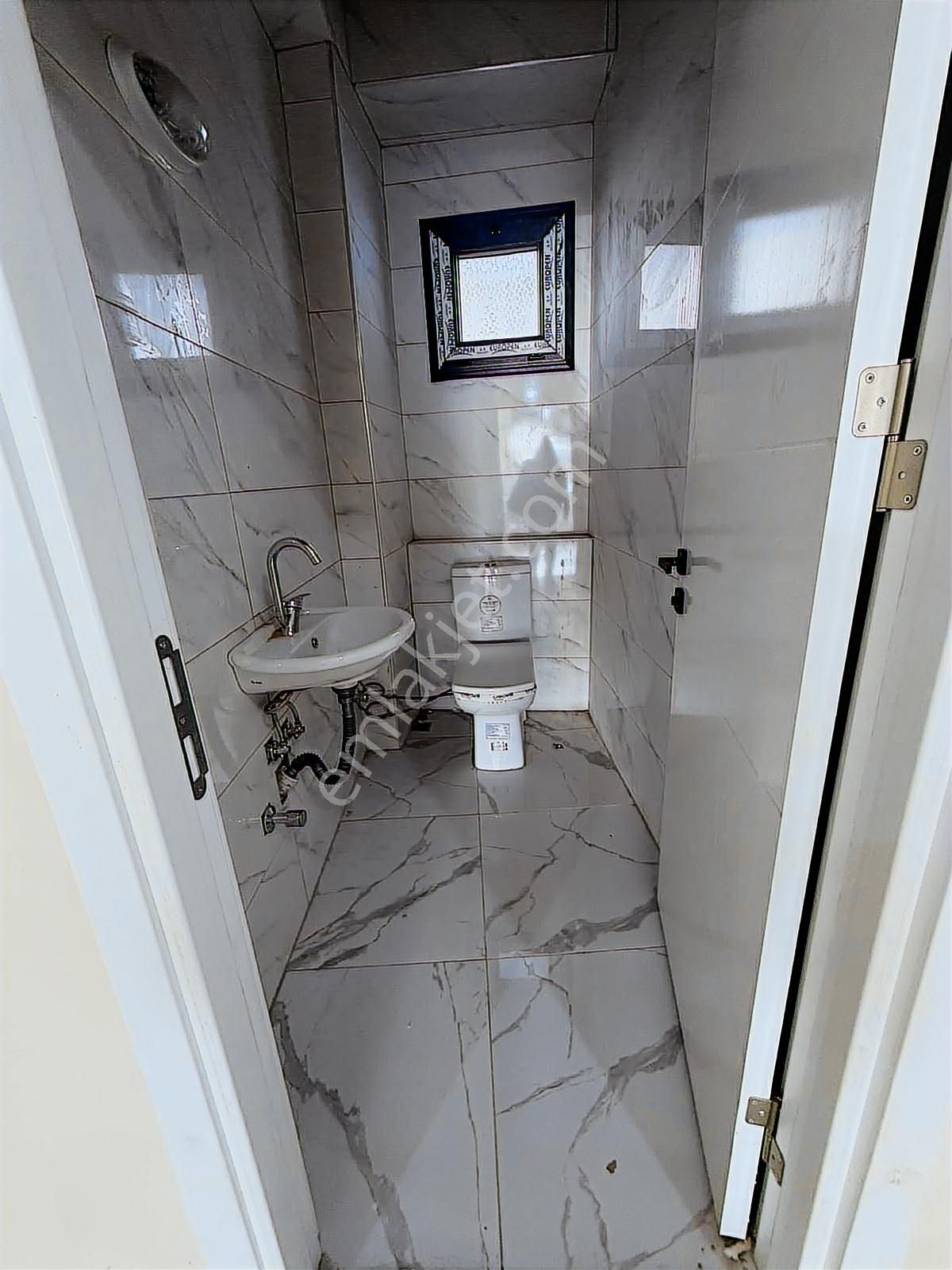 Demetten Saim Çıkrıkçı Cadde Üzeri 125 M2 Wc Li Kiralık Dükkan . - Görsel 6