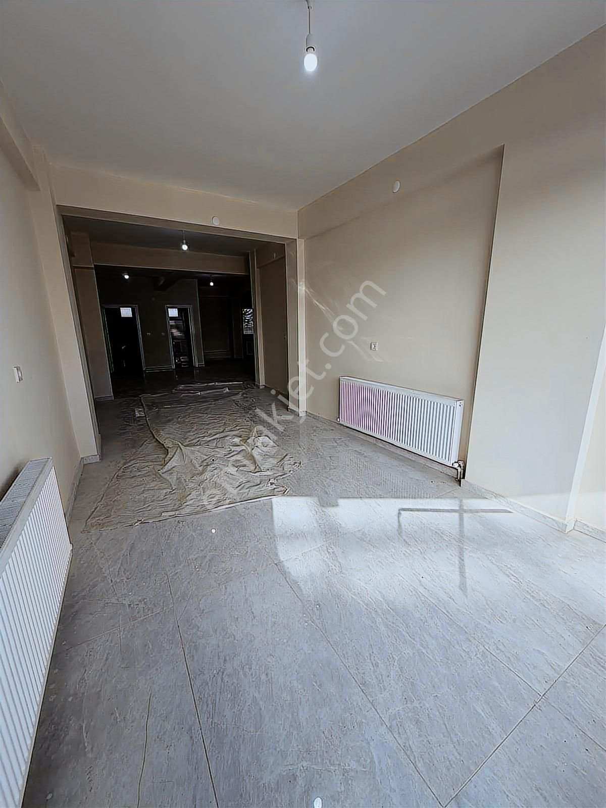 Demetten Saim Çıkrıkçı Cadde Üzeri 125 M2 Wc Li Kiralık Dükkan . - Görsel 10