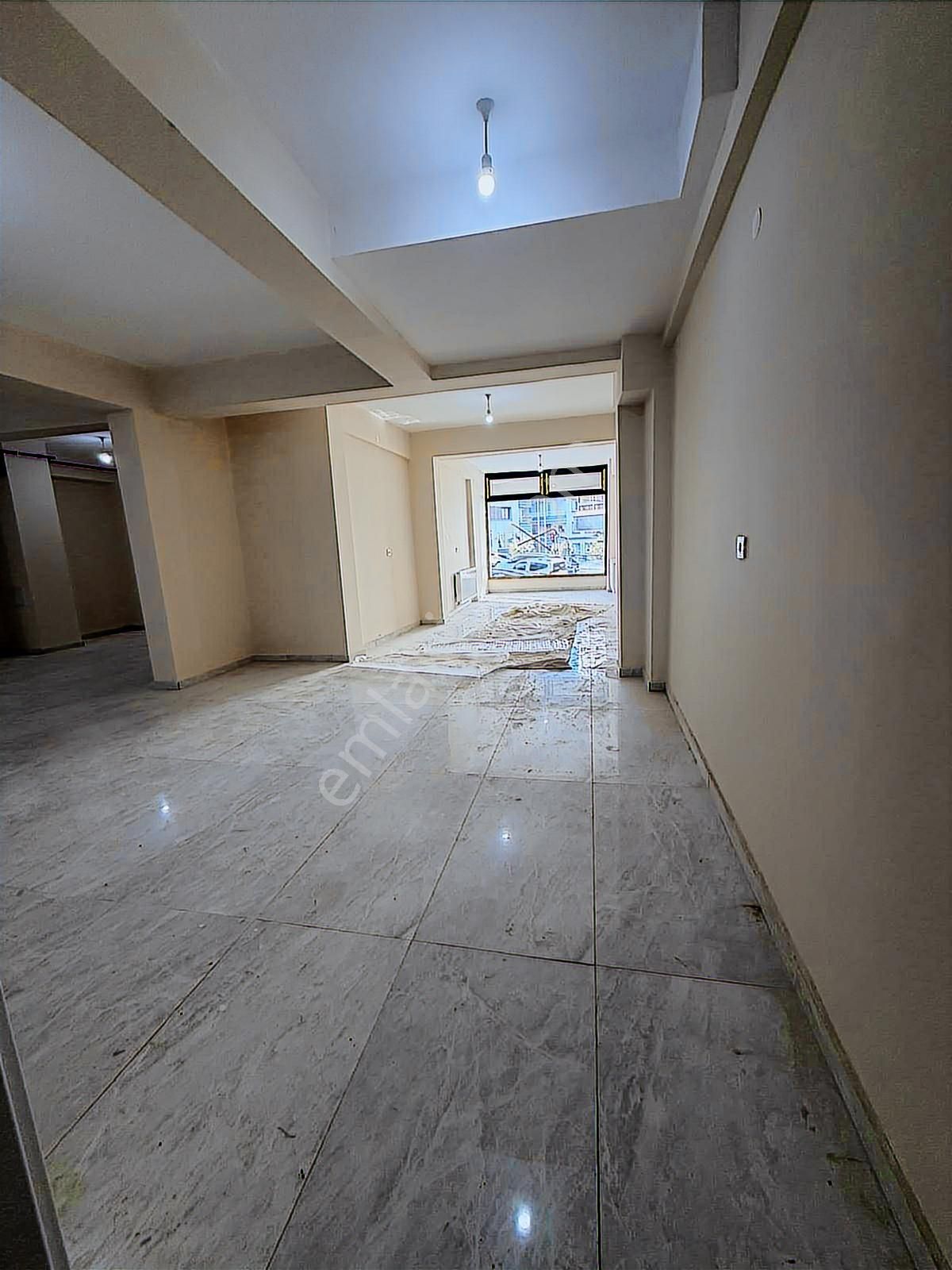 Demetten Saim Çıkrıkçı Cadde Üzeri 125 M2 Wc Li Kiralık Dükkan . - Görsel 2