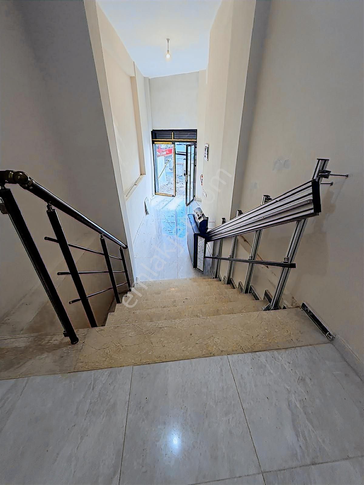 Demetten Saim Çıkrıkçı Cadde Üzeri 125 M2 Wc Li Kiralık Dükkan . - Görsel 13
