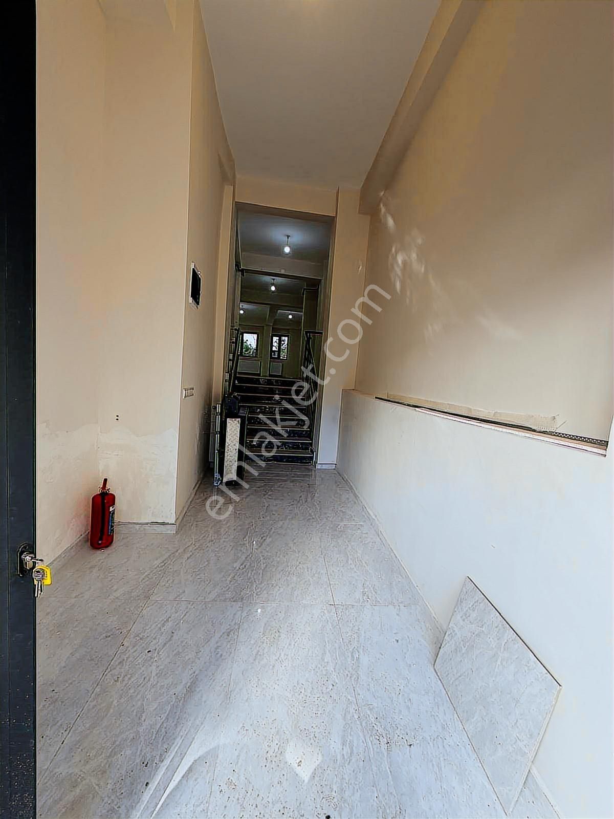 Demetten Saim Çıkrıkçı Cadde Üzeri 125 M2 Wc Li Kiralık Dükkan . - Görsel 17