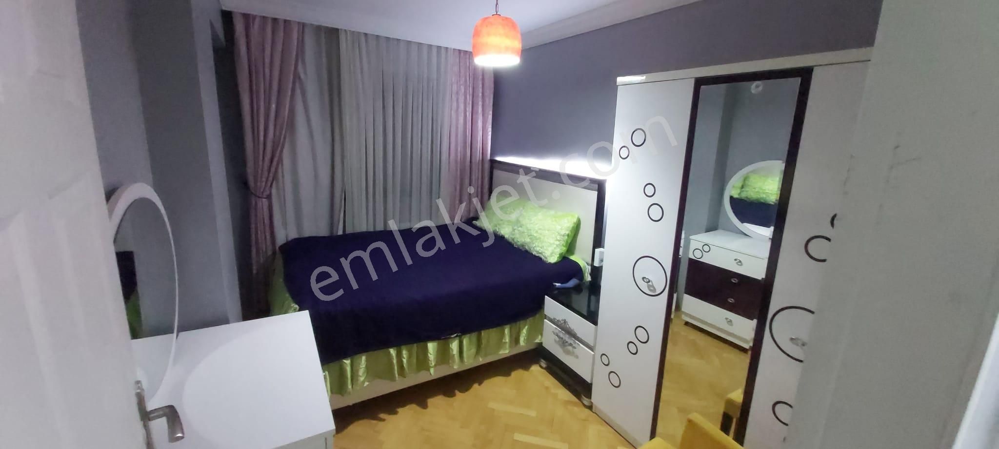 Aile Apartmanında Mütevazi Mobilyalı Masrafsız Daire - Görsel 23