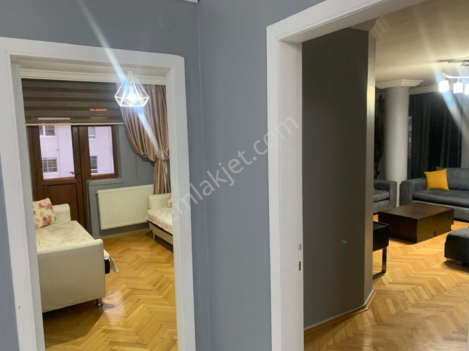 Aile Apartmanında Mütevazi Mobilyalı Masrafsız Daire - Görsel 8