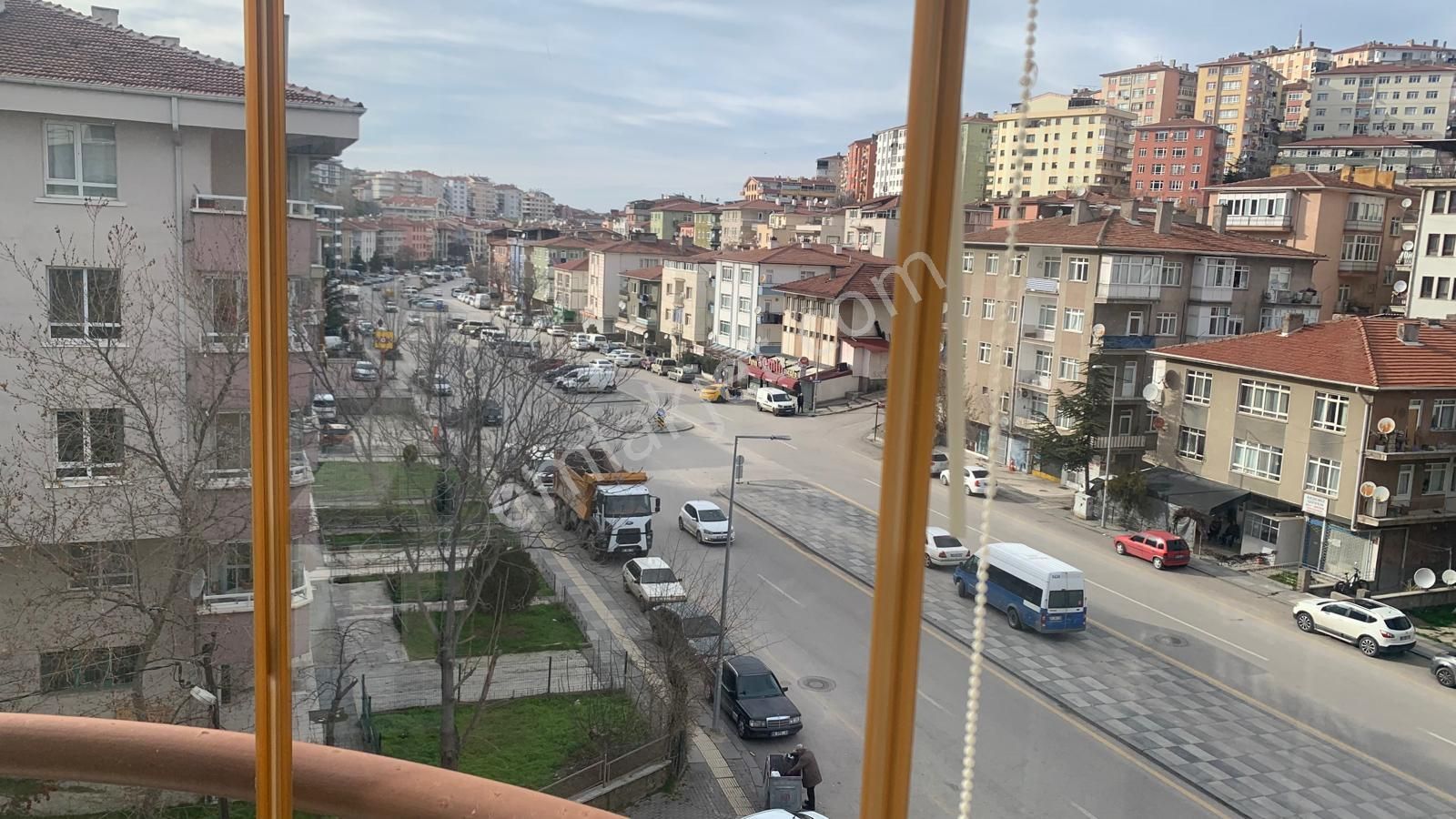 Aile Apartmanında Mütevazi Mobilyalı Masrafsız Daire - Görsel 7