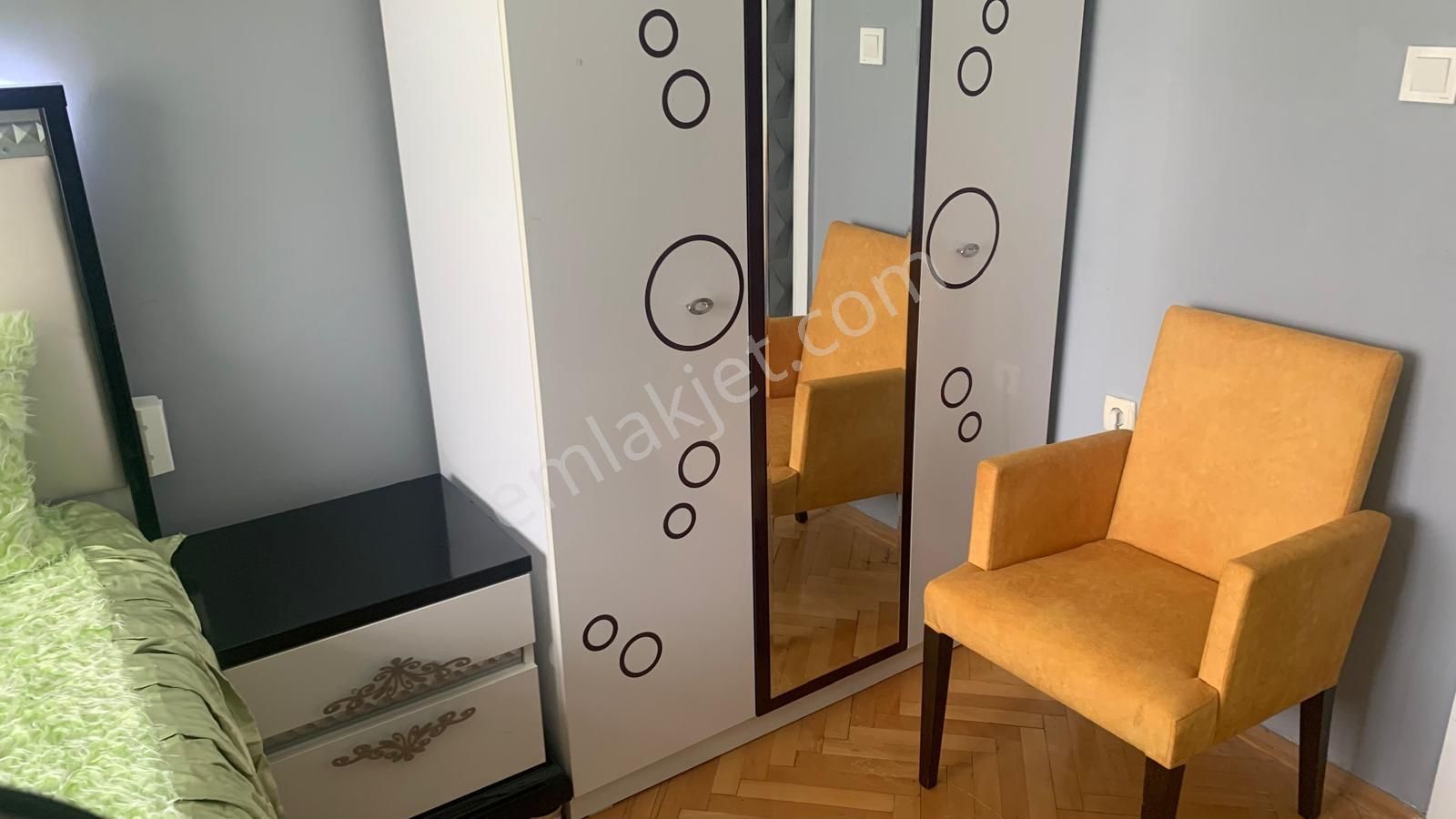Aile Apartmanında Mütevazi Mobilyalı Masrafsız Daire - Görsel 19