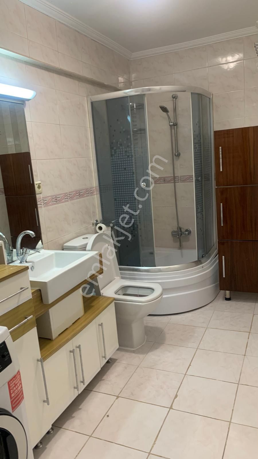 Aile Apartmanında Mütevazi Mobilyalı Masrafsız Daire - Görsel 24