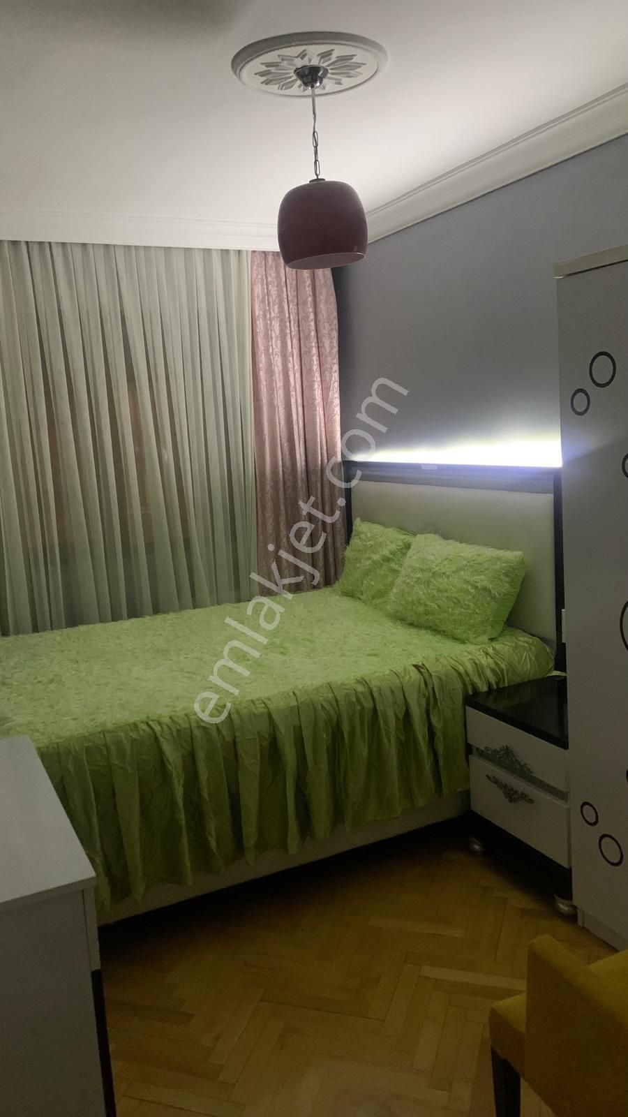 Aile Apartmanında Mütevazi Mobilyalı Masrafsız Daire - Görsel 21