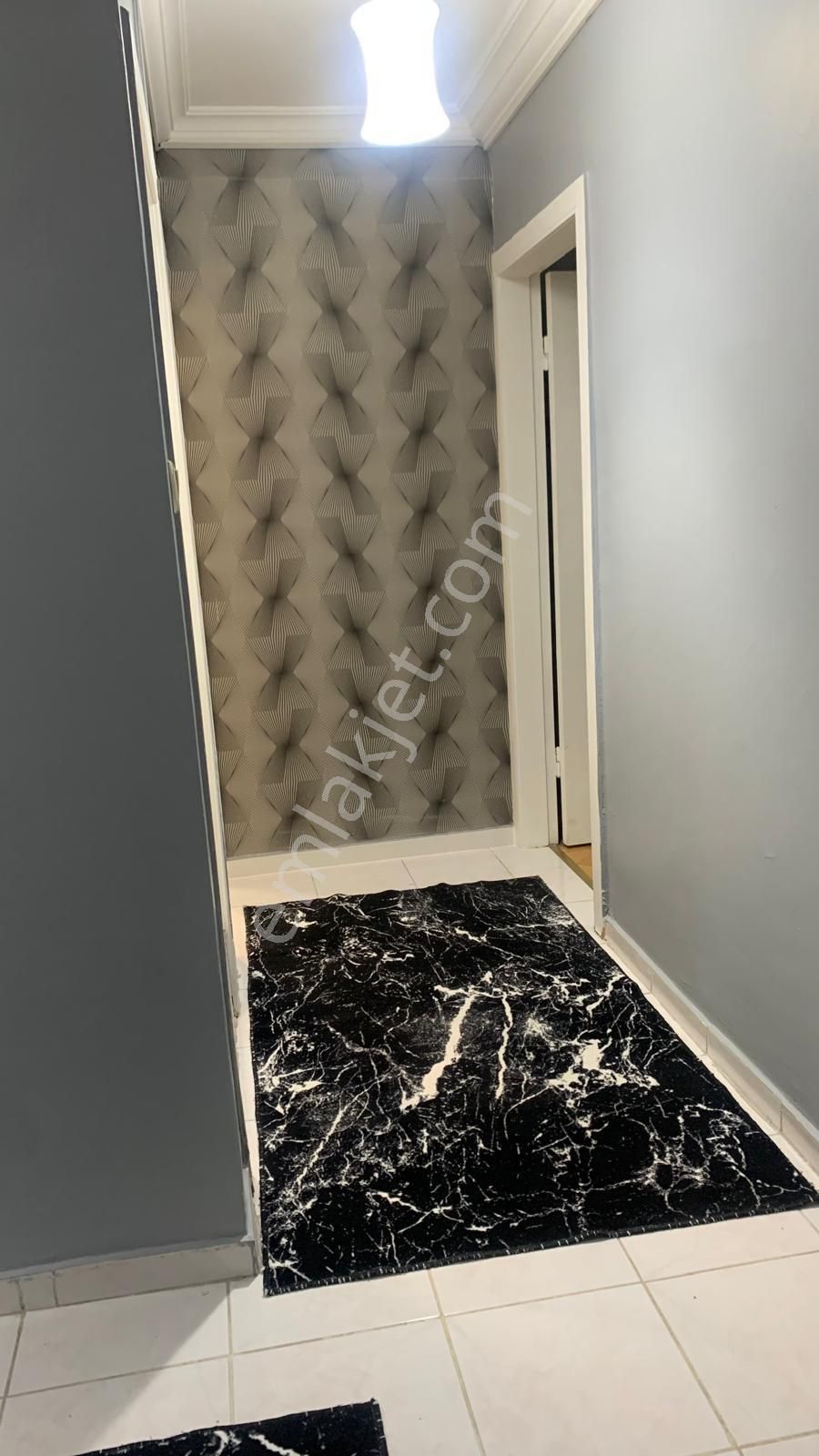 Aile Apartmanında Mütevazi Mobilyalı Masrafsız Daire - Görsel 17