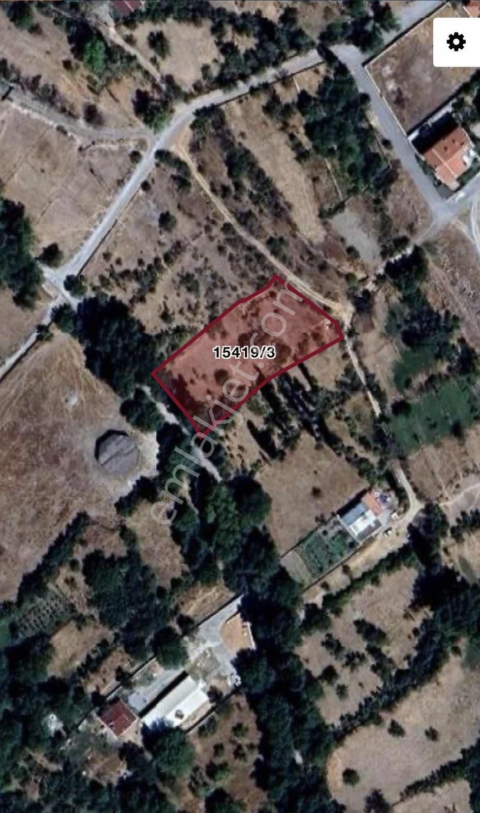 Koramaz Vadisinde Çift Yol Cepheli Mükemmel M2 Ve Fiyatlı Bahçe