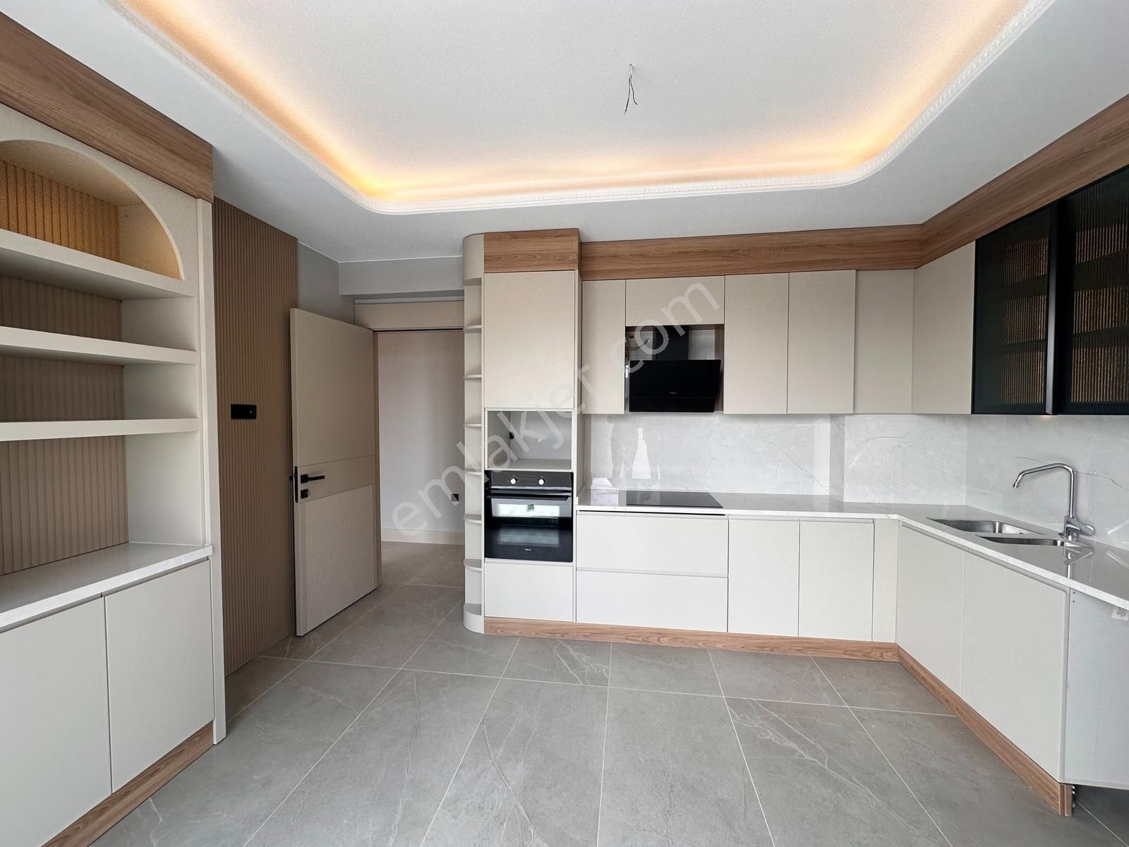 Teamwork Gyd Katta Tek Hobi Bahçeli Yerden Isıtmalı 4+1 Daire