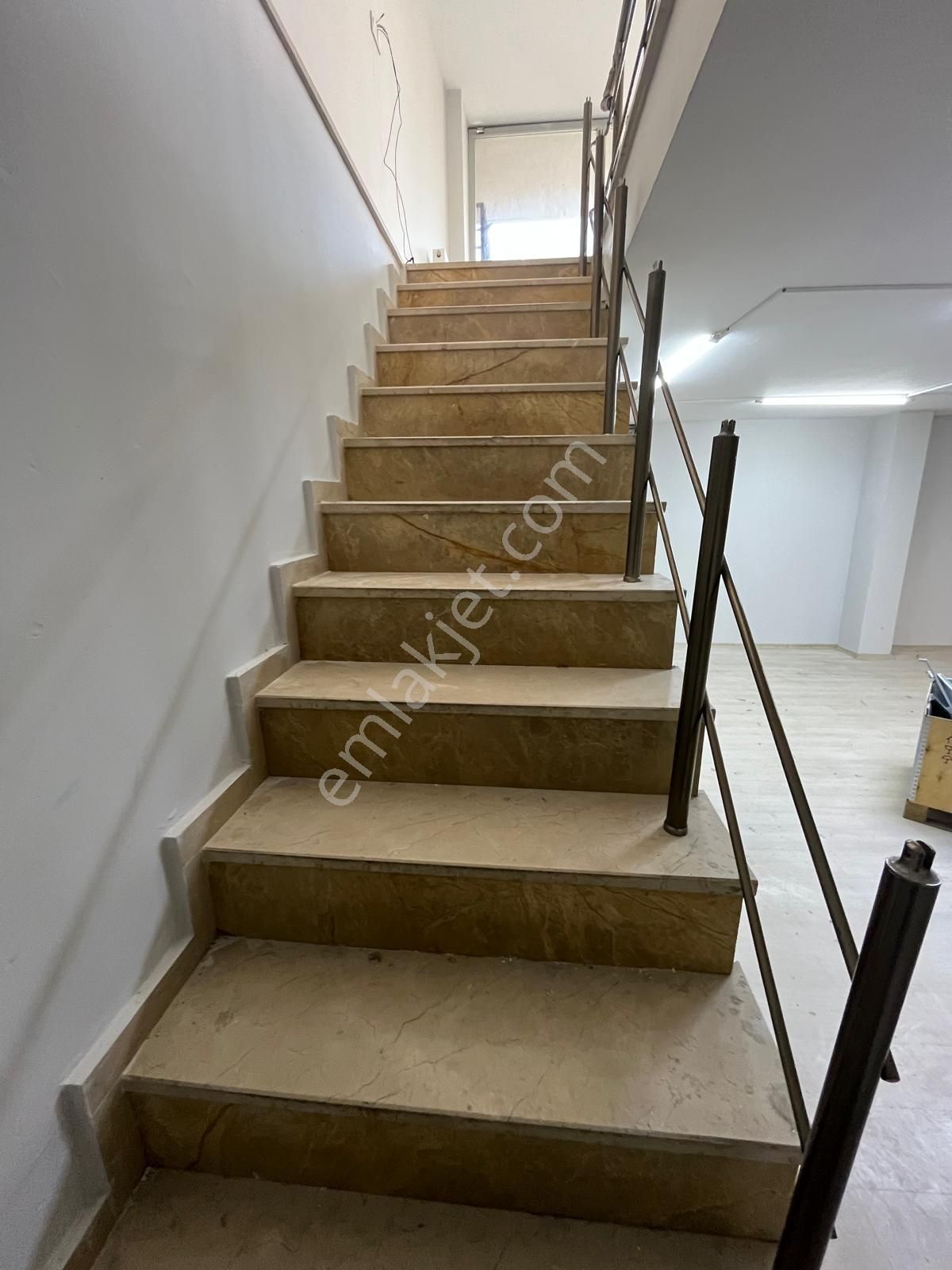 Sultanbeyli De Caddeye Paralel Kat Mülk. 180 M2 Satılık Dükkan - Görsel 6