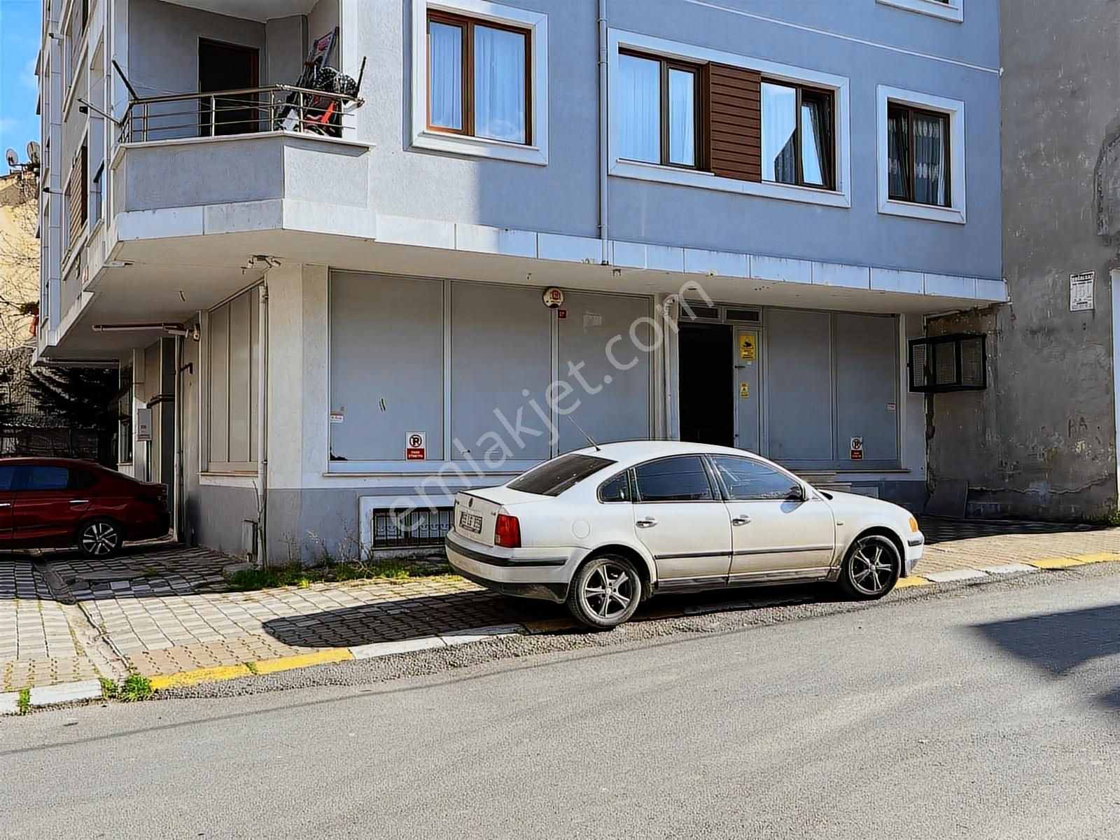 Sultanbeyli De Caddeye Paralel Kat Mülk. 180 M2 Satılık Dükkan - Görsel 4