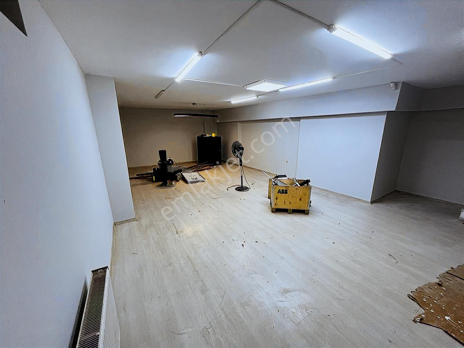 Sultanbeyli De Caddeye Paralel Kat Mülk. 180 M2 Satılık Dükkan - Görsel 13